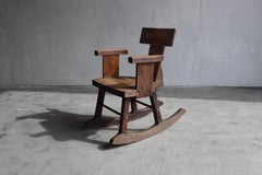 Sedia a dondolo artigianale europea d'epoca