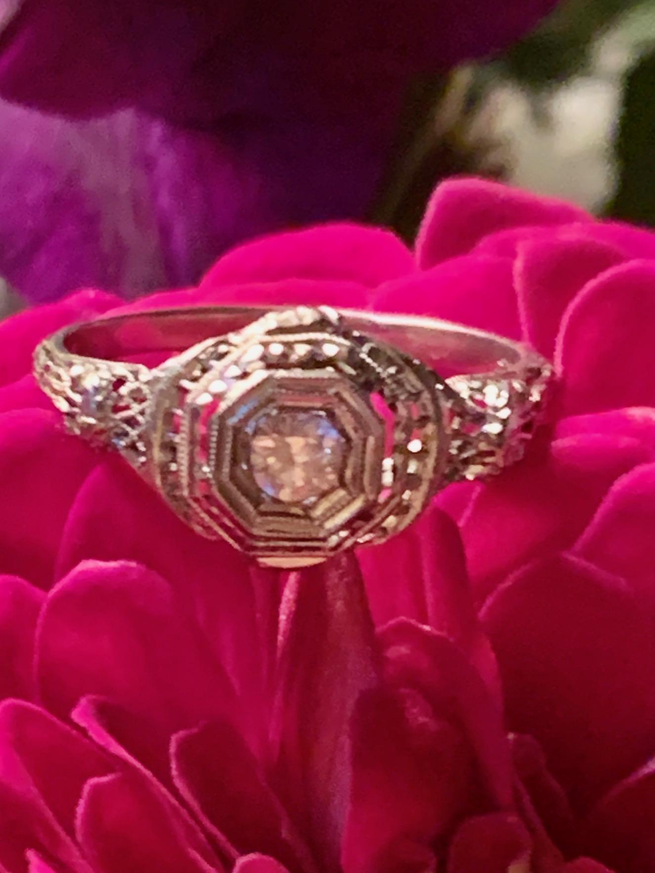 Women's Antique European Cut Diamond Ladies 18 Karat White Gold Ring - Size 8