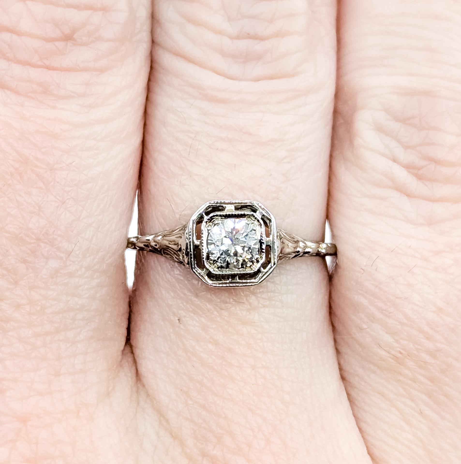 Bague ancienne en diamant de taille européenne en 18k Pour femmes en vente