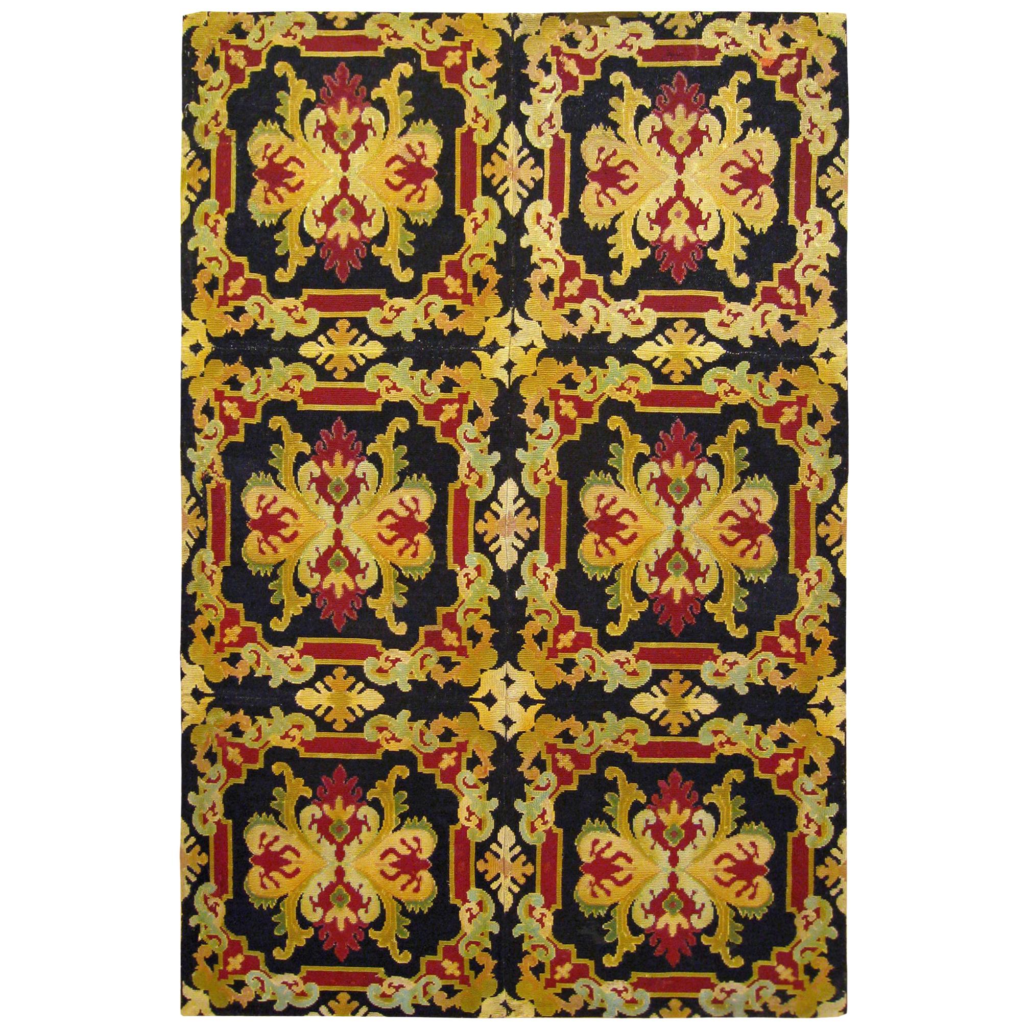 Antique tapis européen décoratif à points d'aiguille:: en petit format