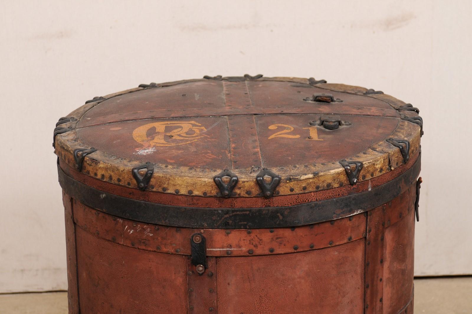 Antique European Drum-Shaped Storage Vessel with Removable Lid Top In Good Condition For Sale In Atlanta, GA