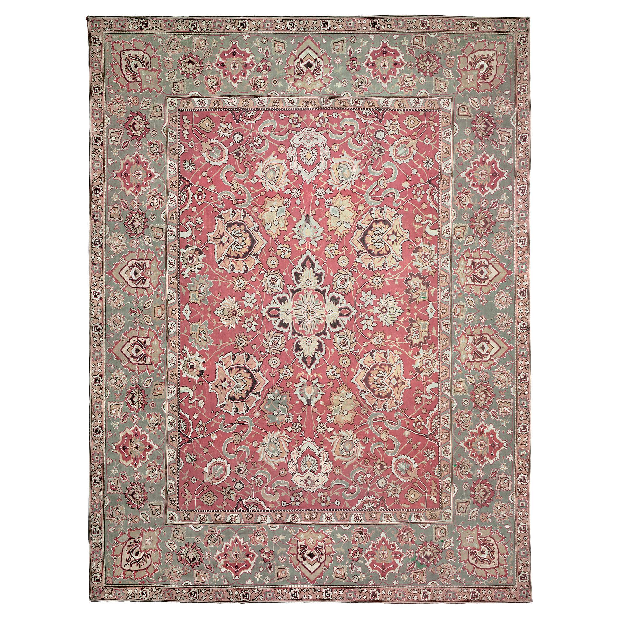 Tapis européen ancien à tissage plat