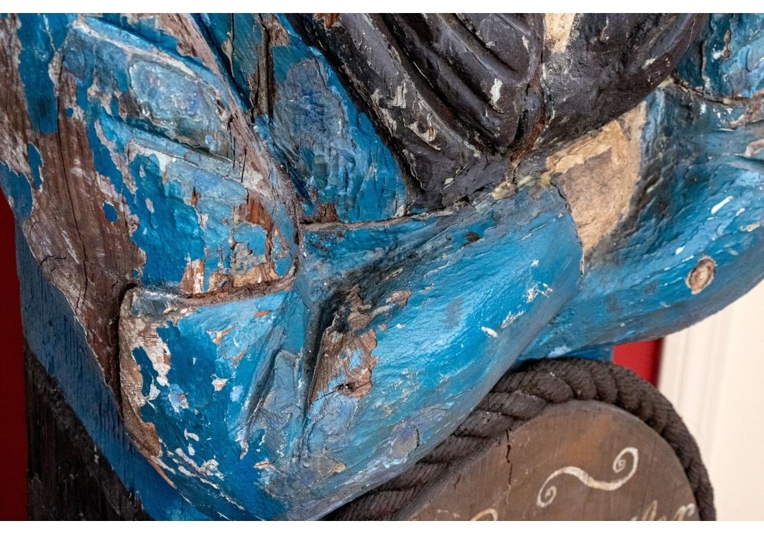Ancienne enseigne de magasin nautique peinte et sculptée selon les règles de l'art populaire européen en vente 2