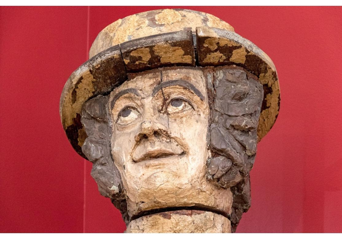 Ancienne enseigne de magasin nautique peinte et sculptée selon les règles de l'art populaire européen en vente 5