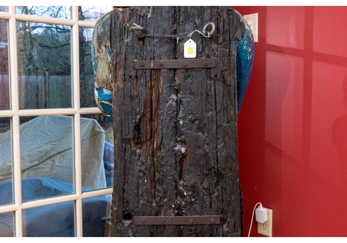 XIXe siècle Ancienne enseigne de magasin nautique peinte et sculptée selon les règles de l'art populaire européen en vente