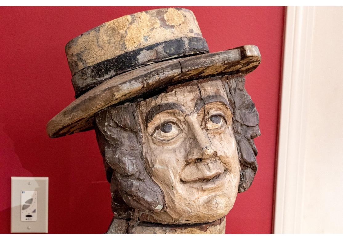 Ancienne enseigne de magasin nautique peinte et sculptée selon les règles de l'art populaire européen en vente 1