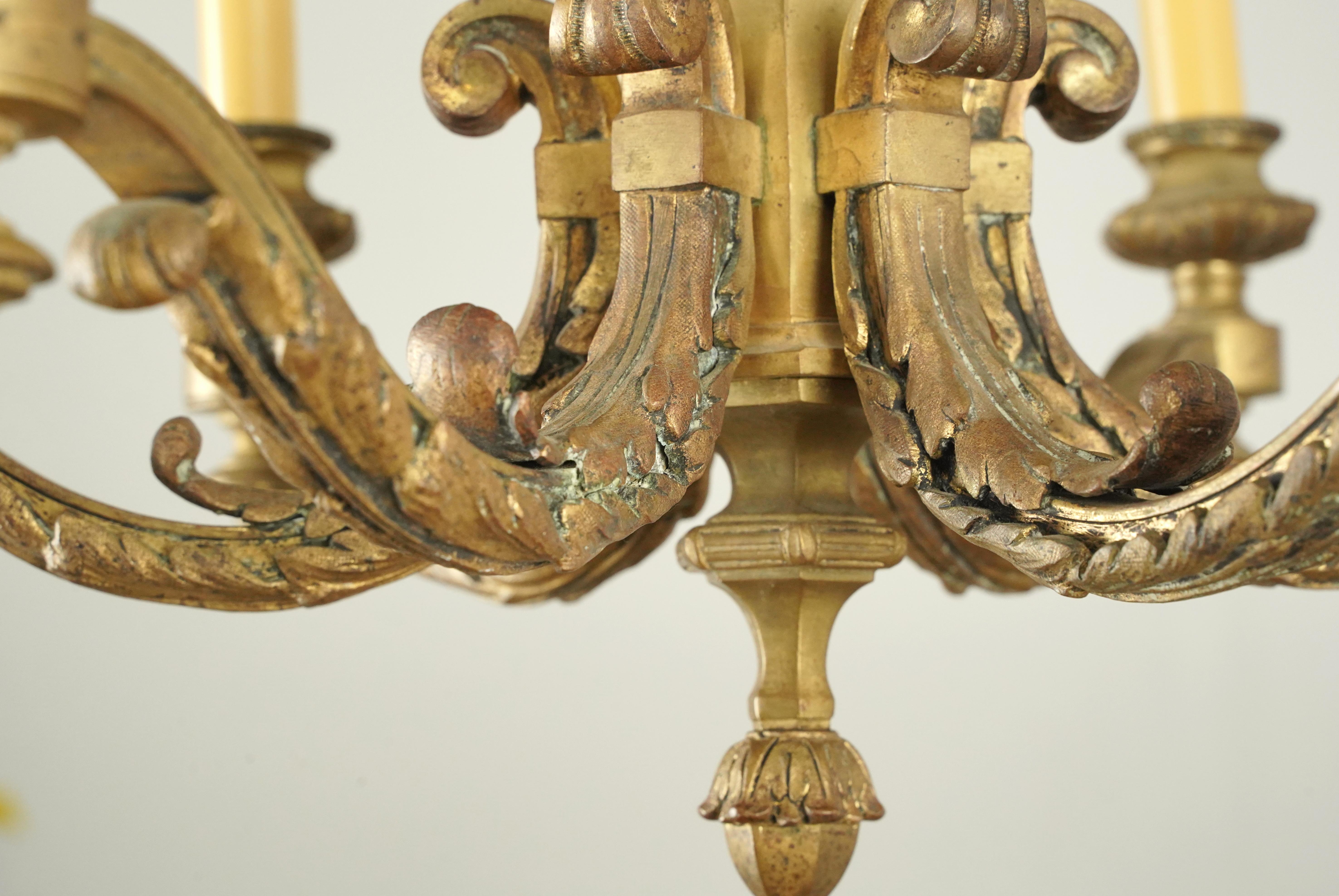Araña Europea Antigua de Bronce Francés de 6 Brazos en venta 5