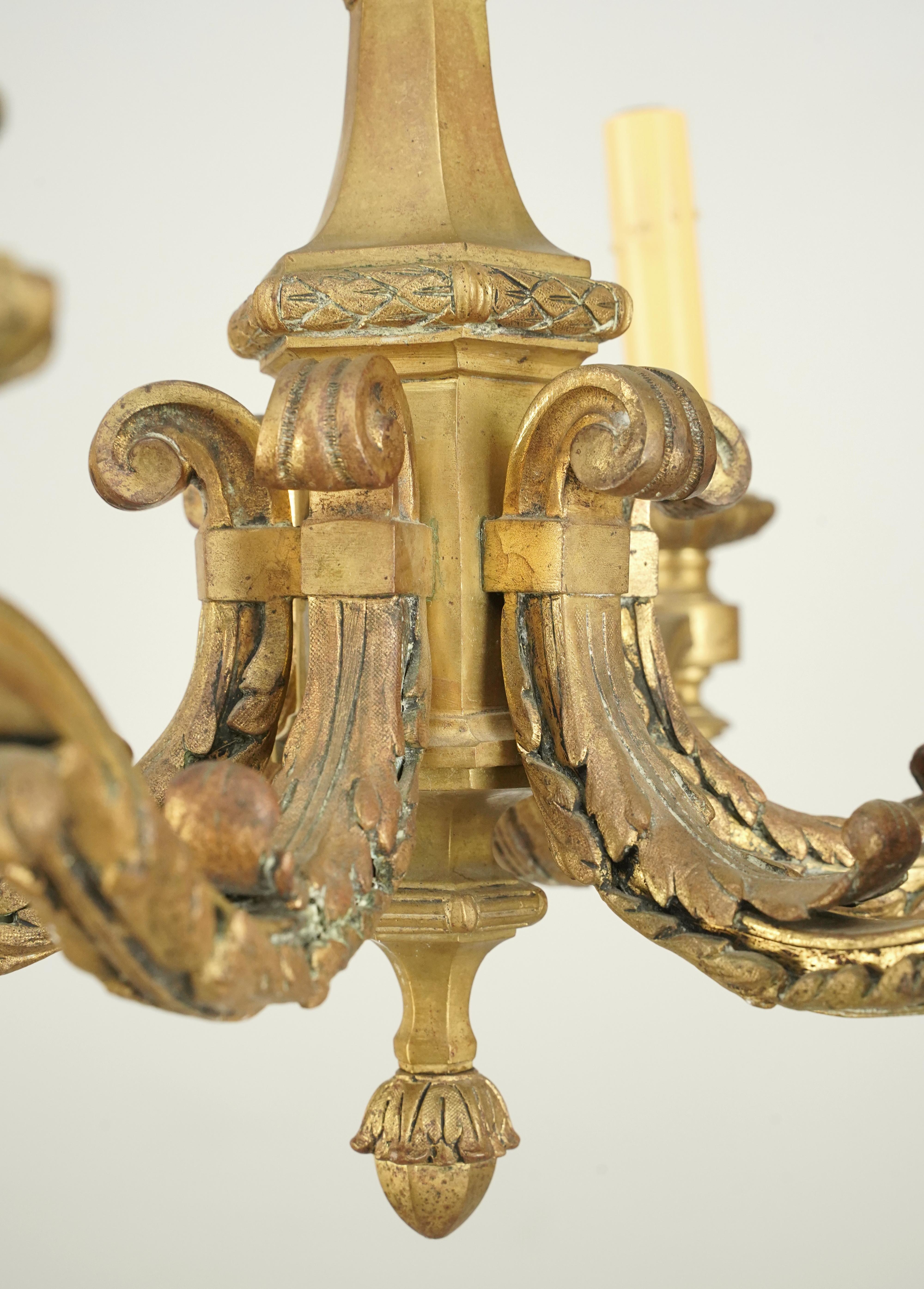 Araña Europea Antigua de Bronce Francés de 6 Brazos siglo XX en venta