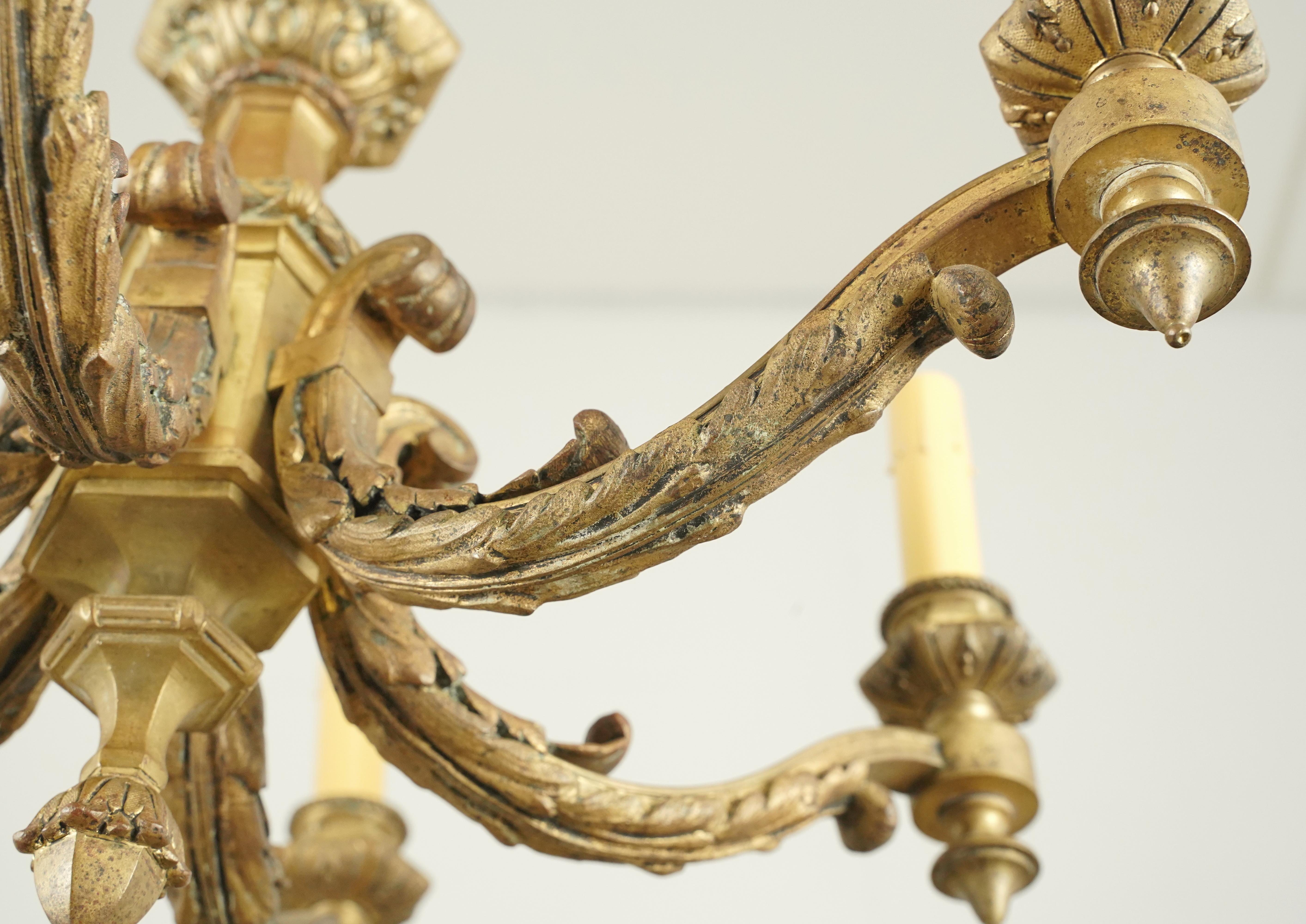 Araña Europea Antigua de Bronce Francés de 6 Brazos en venta 4