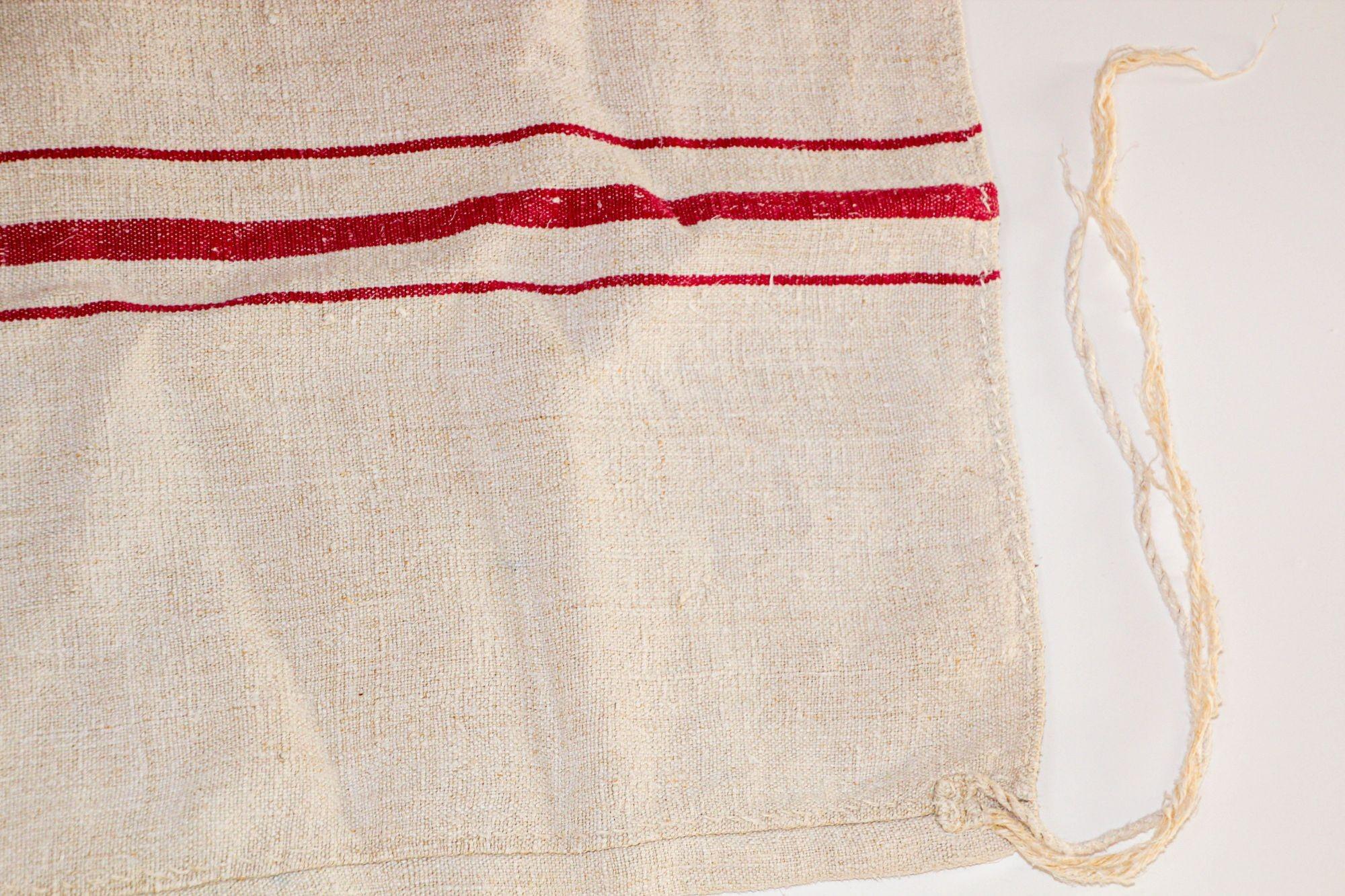 Lin Ancien sac à grains européen en lin lourd à rayures rouges, vers les années 1930 en vente