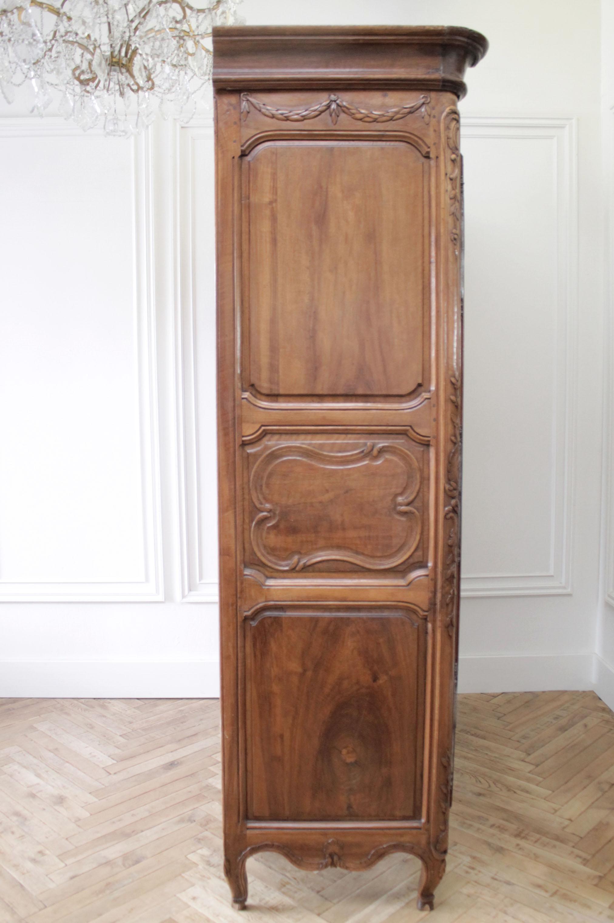 Antique European French Provincial Carved Roses Armoire Cabinet 6