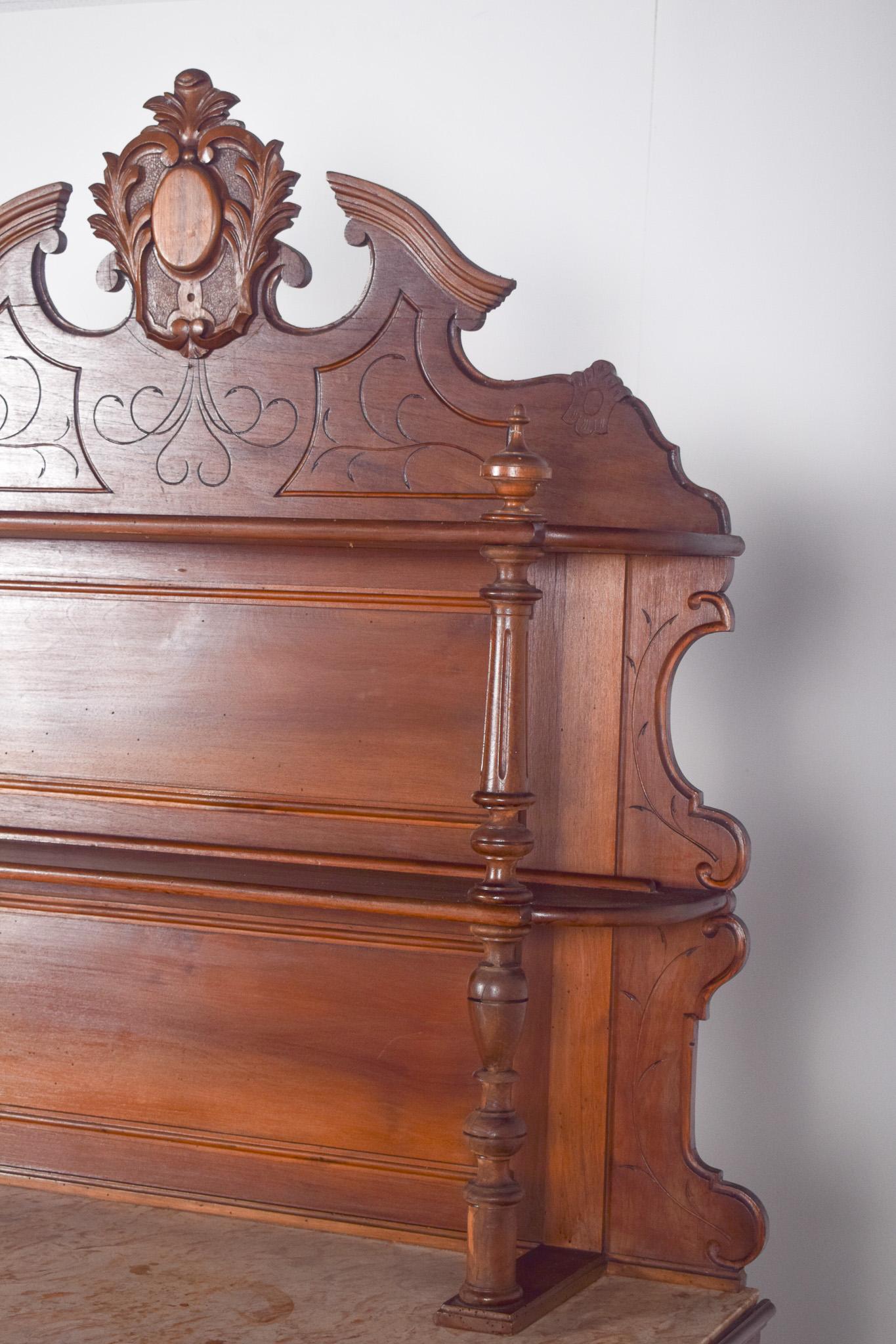 Antique European Henry II-Style Sideboard In Fair Condition For Sale In Lisboa, Lisboa