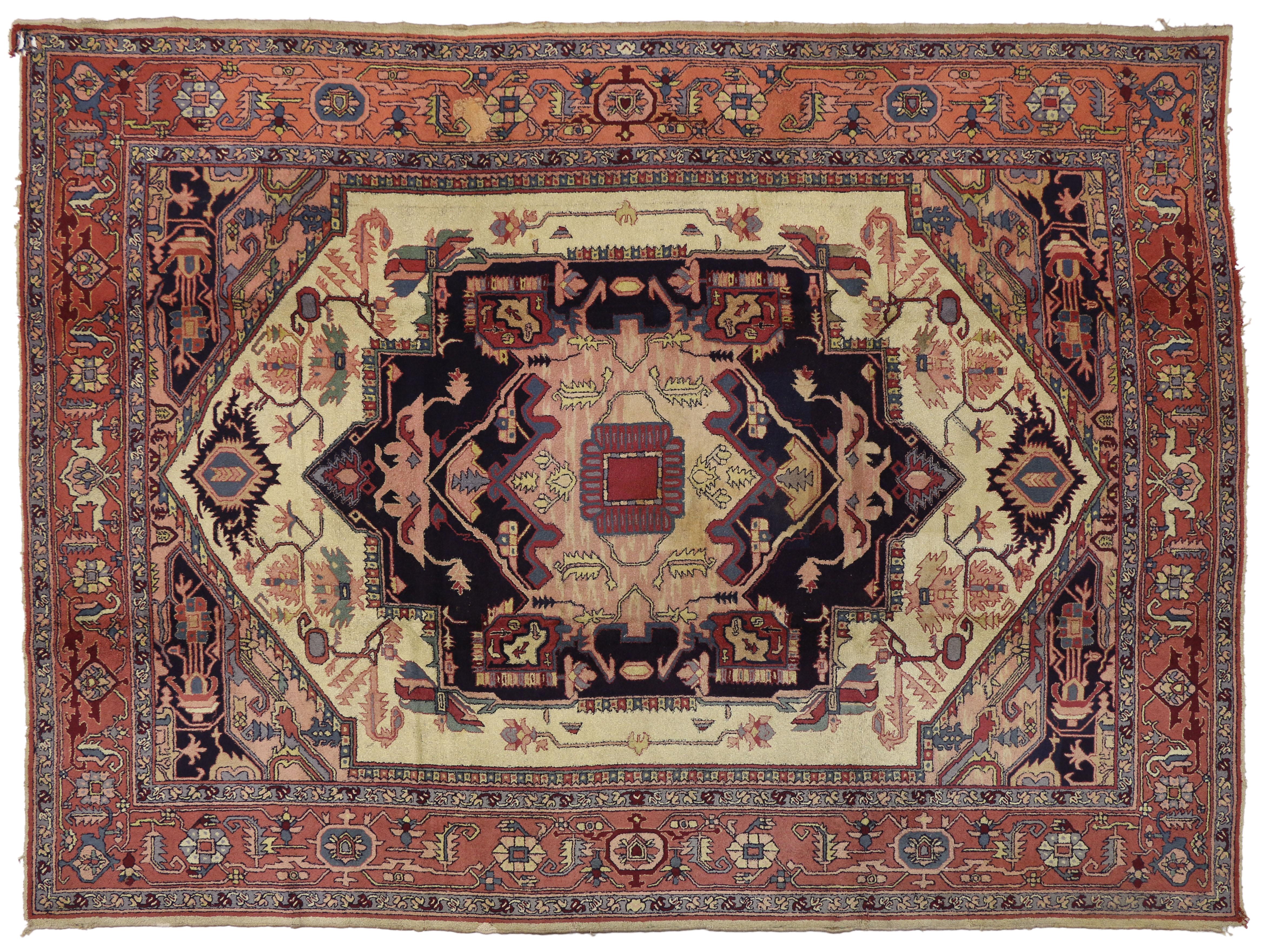 Antique European Hook Rug in Traditional Persian Serapi Design In Good Condition For Sale In Dallas, TX
