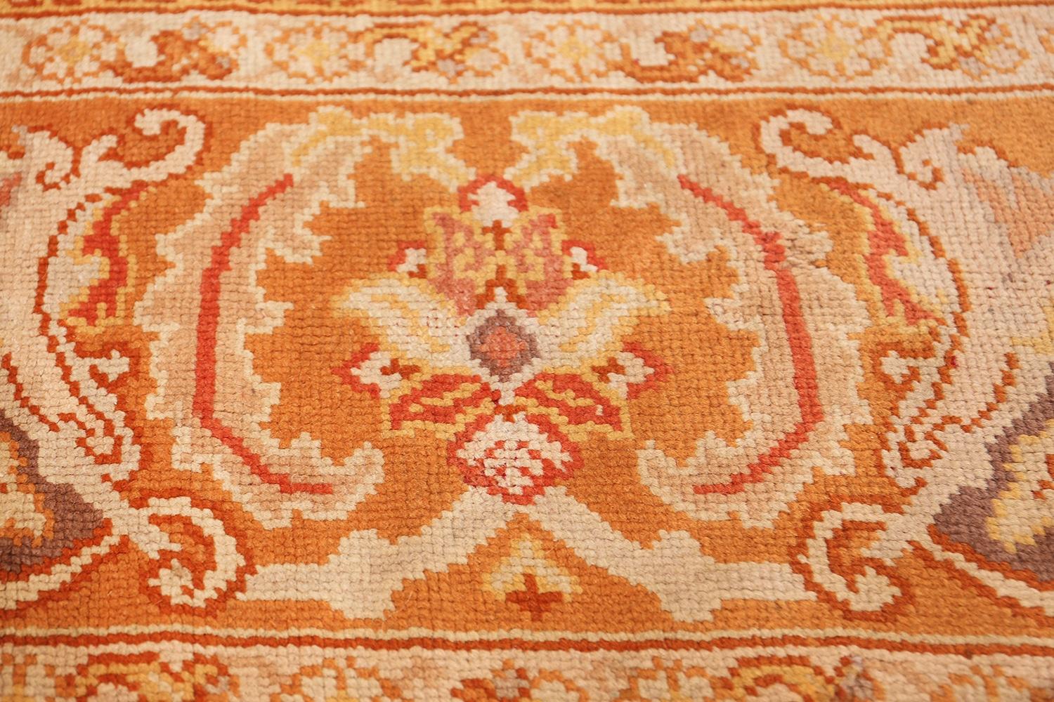 Antiker europäischer irischer Donegal-Teppich. 10 ft 1 in x 13 ft  (Wolle) im Angebot