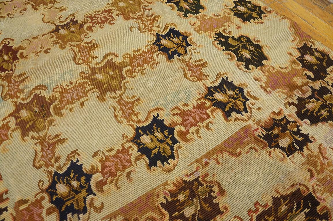 Antiker europäischer Gobelinstickerei-Teppich 4' 8 Zoll x 5' 6 Zoll (Spätes 19. Jahrhundert) im Angebot