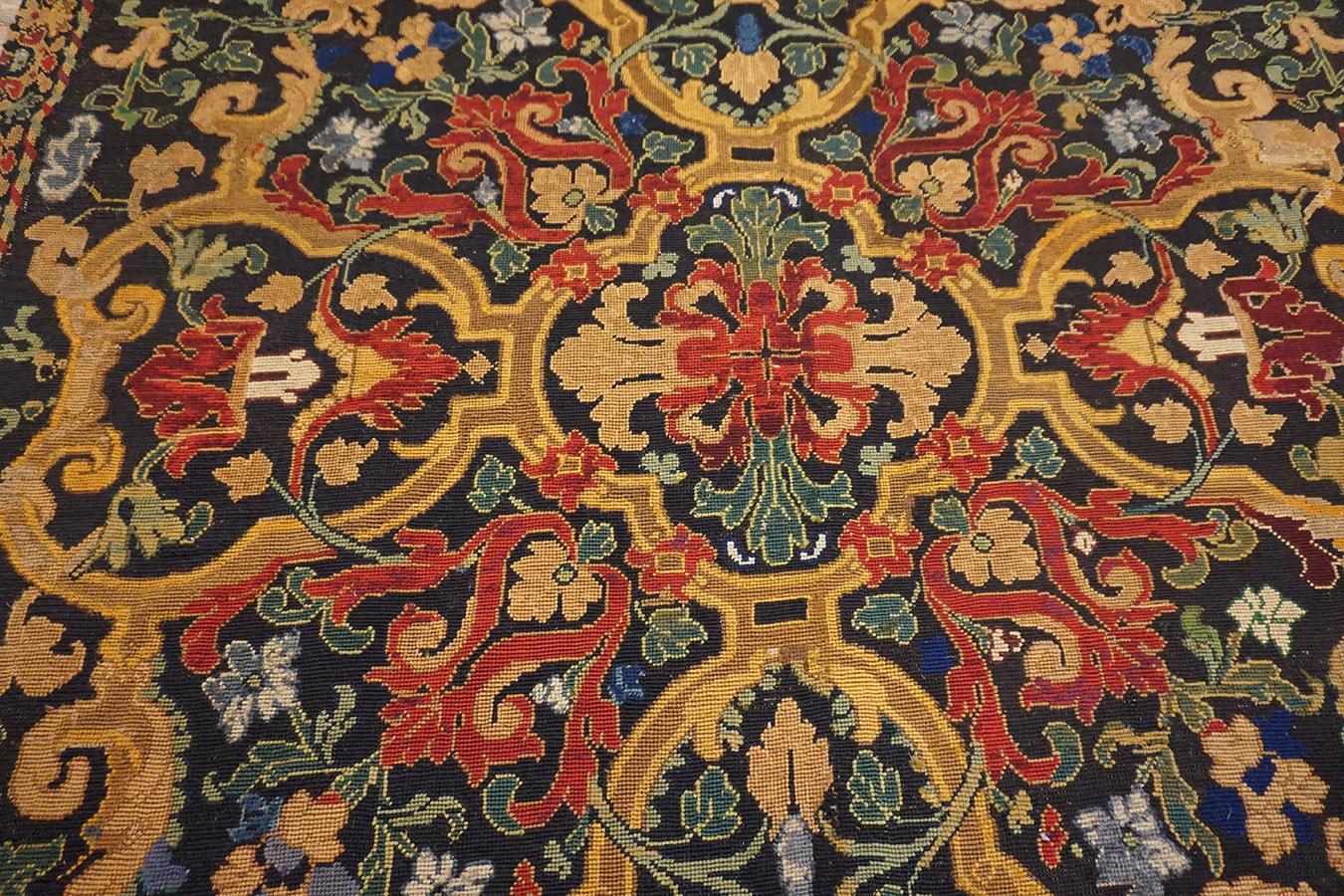 Französischer Nadelspitze-Teppich aus der Mitte des 18. Jahrhunderts ( 5' x 8 8'' - 152 x 264 ) im Angebot 1