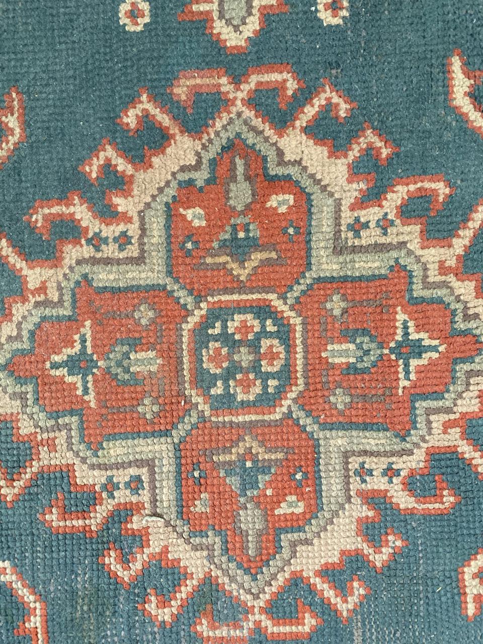 Antiker europäischer handgeknüpfter Oushak-Teppich, antik (Handgeknüpft) im Angebot