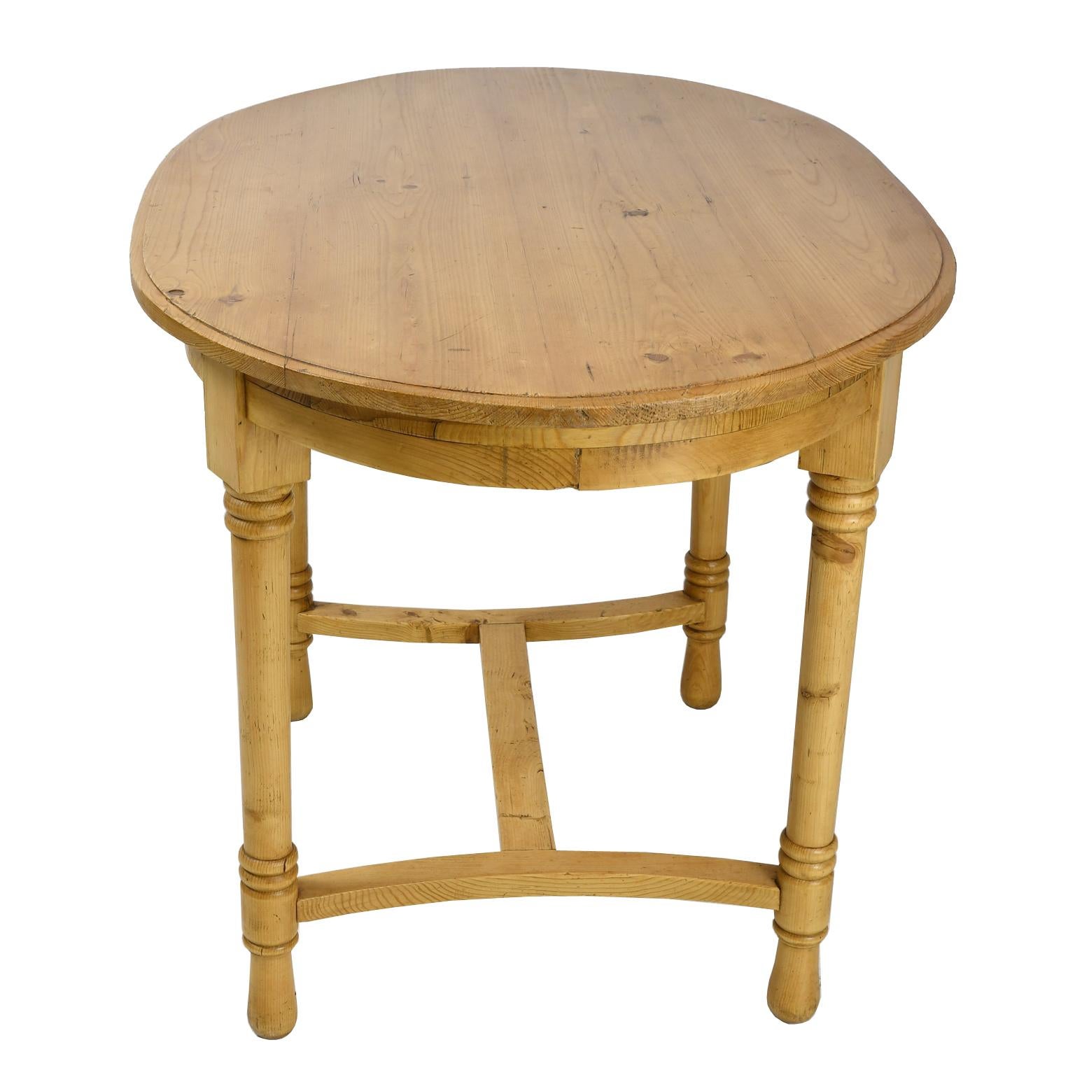 Antique European Oval Table in Pine, Danish or German, circa 1900 1