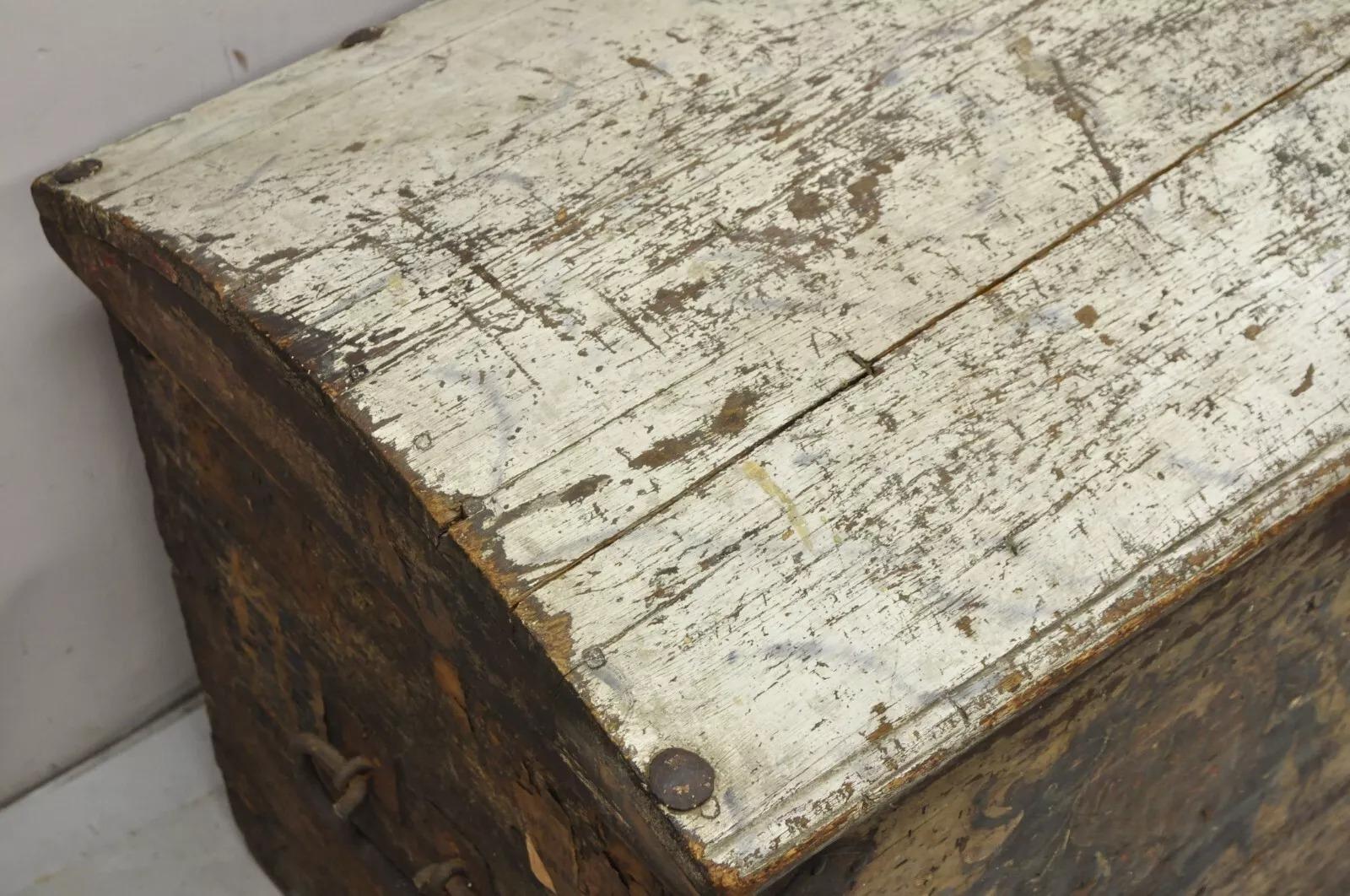 Antique European Painted Large Wooden Dome Top Sea Trunk Treasure Chest For Sale 7