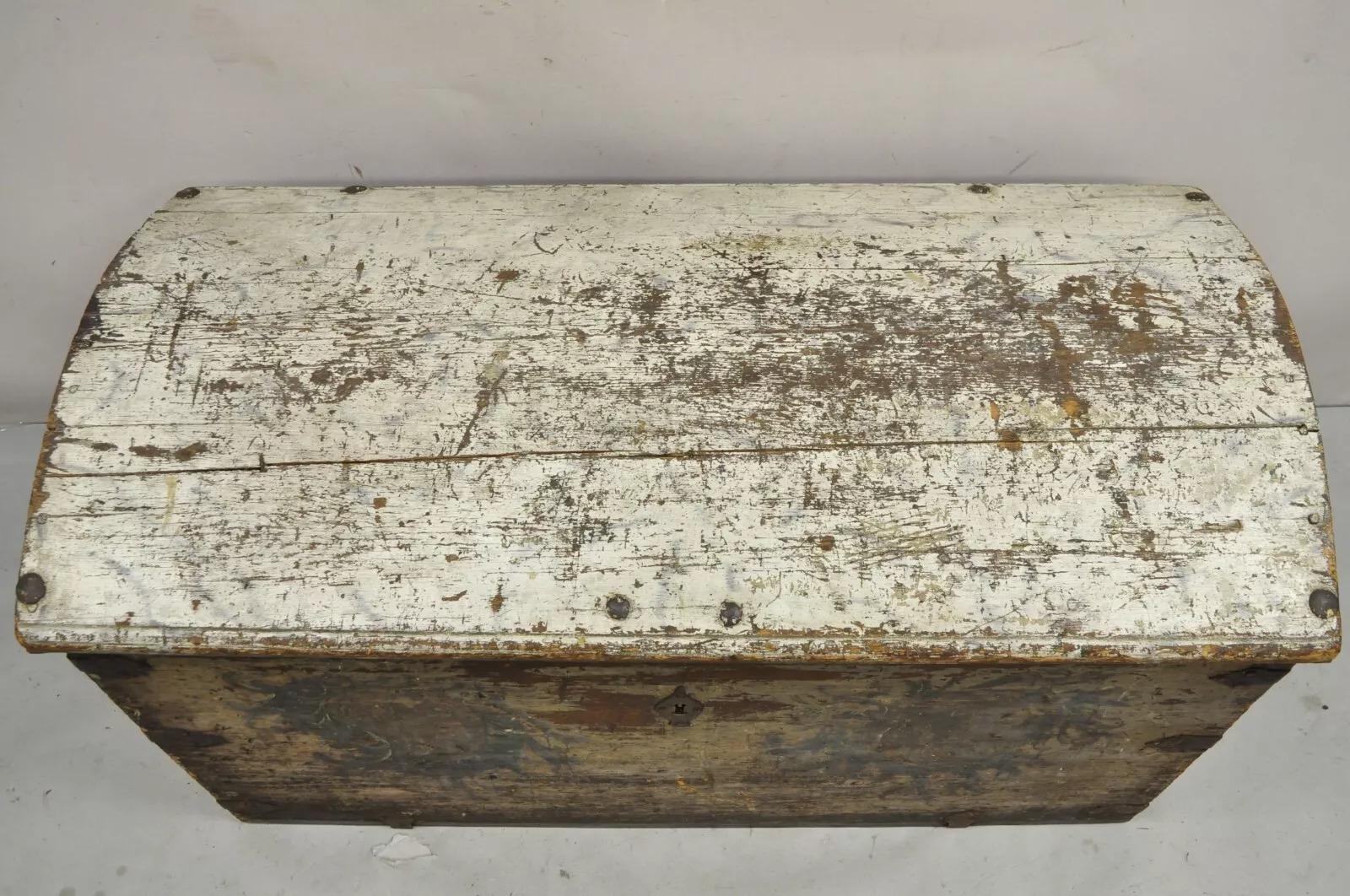 Antique European Painted Large Wooden Dome Top Sea Trunk Treasure Chest For Sale 1