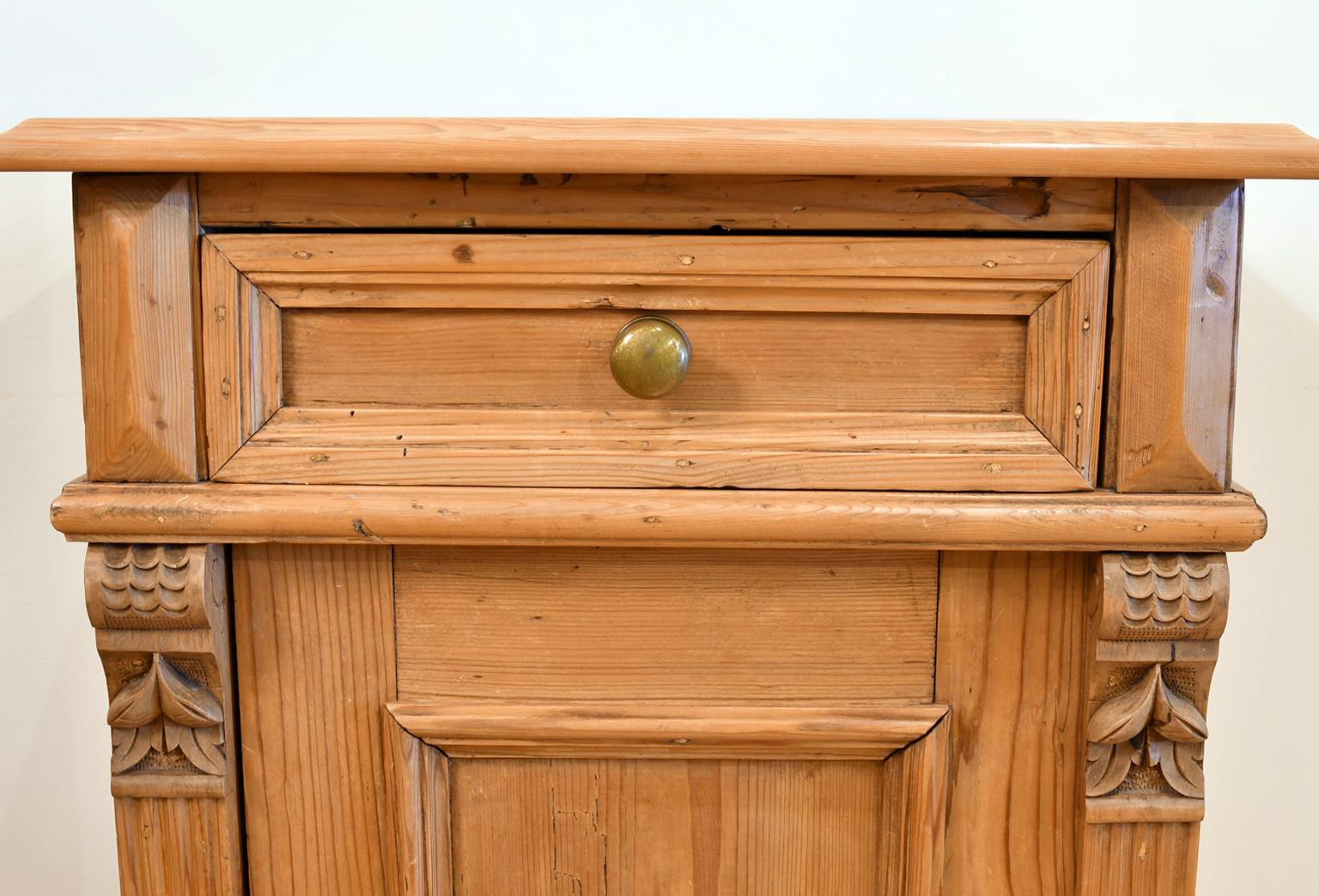 Antique Austro-Hungarian Pot Cupboard or Nightstand in European Pine, circa 1880 For Sale 1