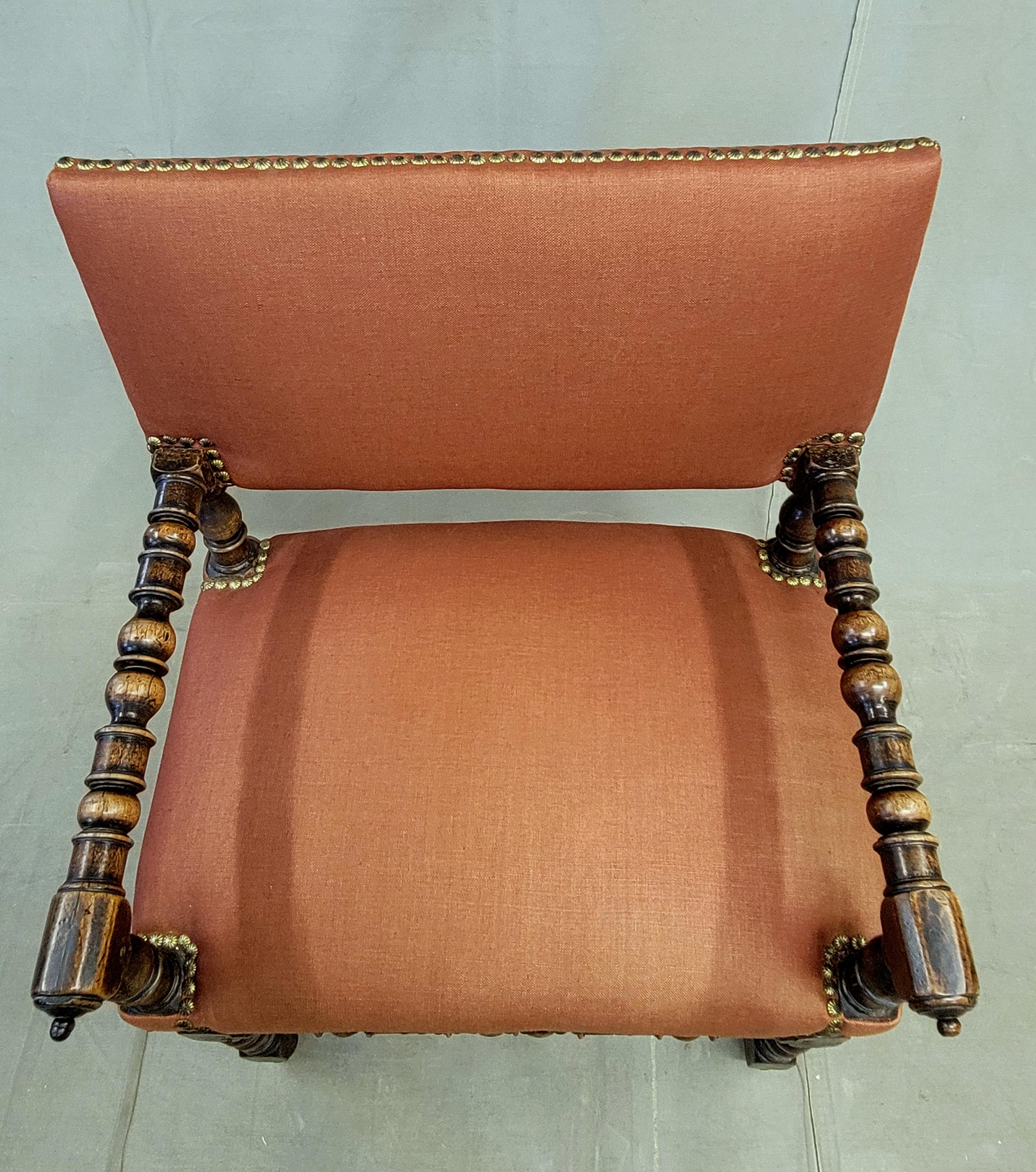 Antiche sedie rinascimentali europee con rivestimento in lino di terracotta in vendita 3