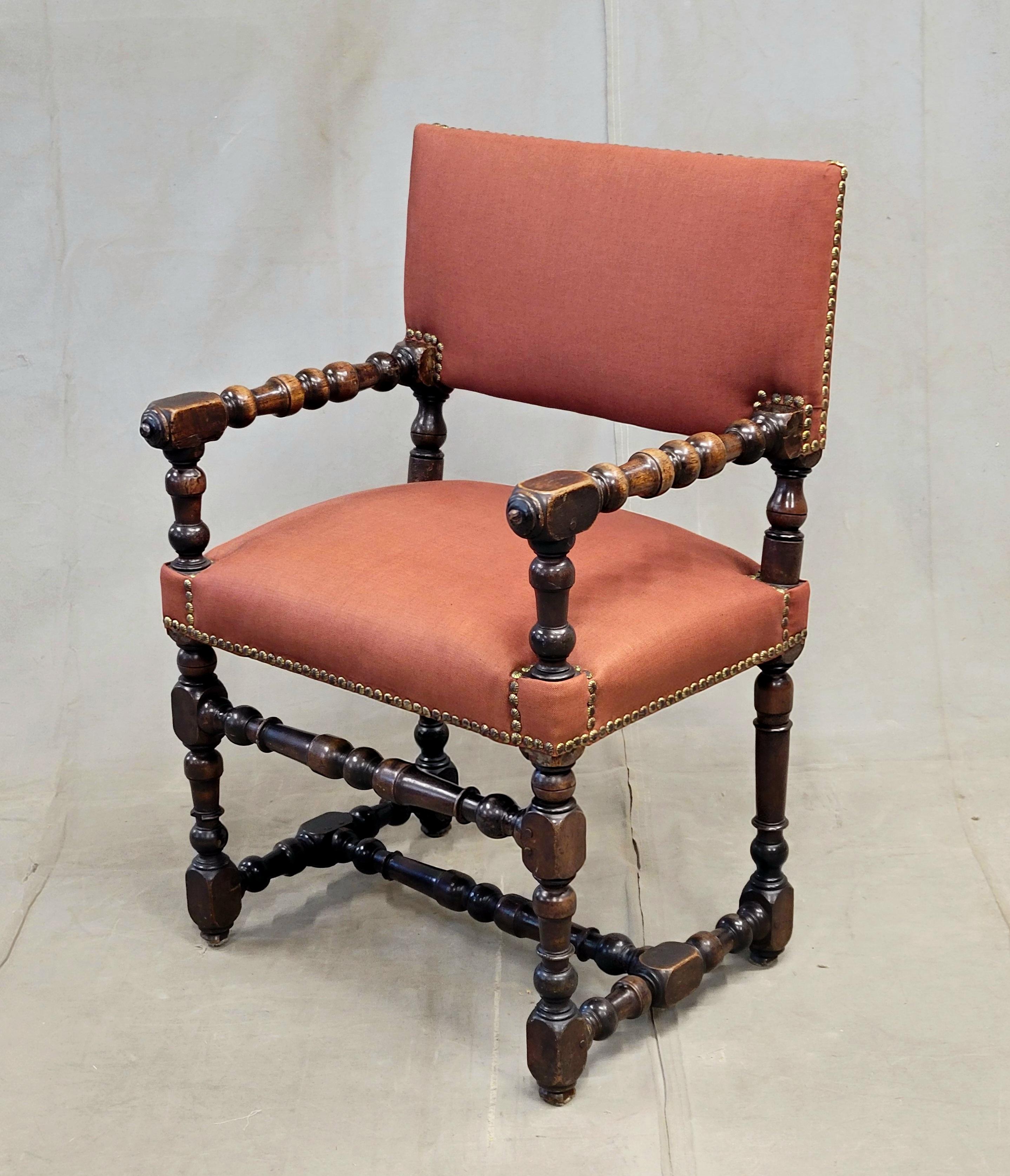 Neorinascimentale Antiche sedie rinascimentali europee con rivestimento in lino di terracotta in vendita