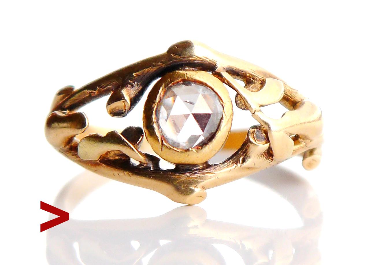 Europäisch, 19 - Anfang 20 Jahrhundert, keine Punzen, Metall getestet massiv 18K Gelbgold.

Dieser großartige Ring hat eine detaillierte florale durchbrochene Krone 20 mm x 11 mm an den Achsen x 3,5 mm tief mit einem handgeschliffenen, nicht-runden