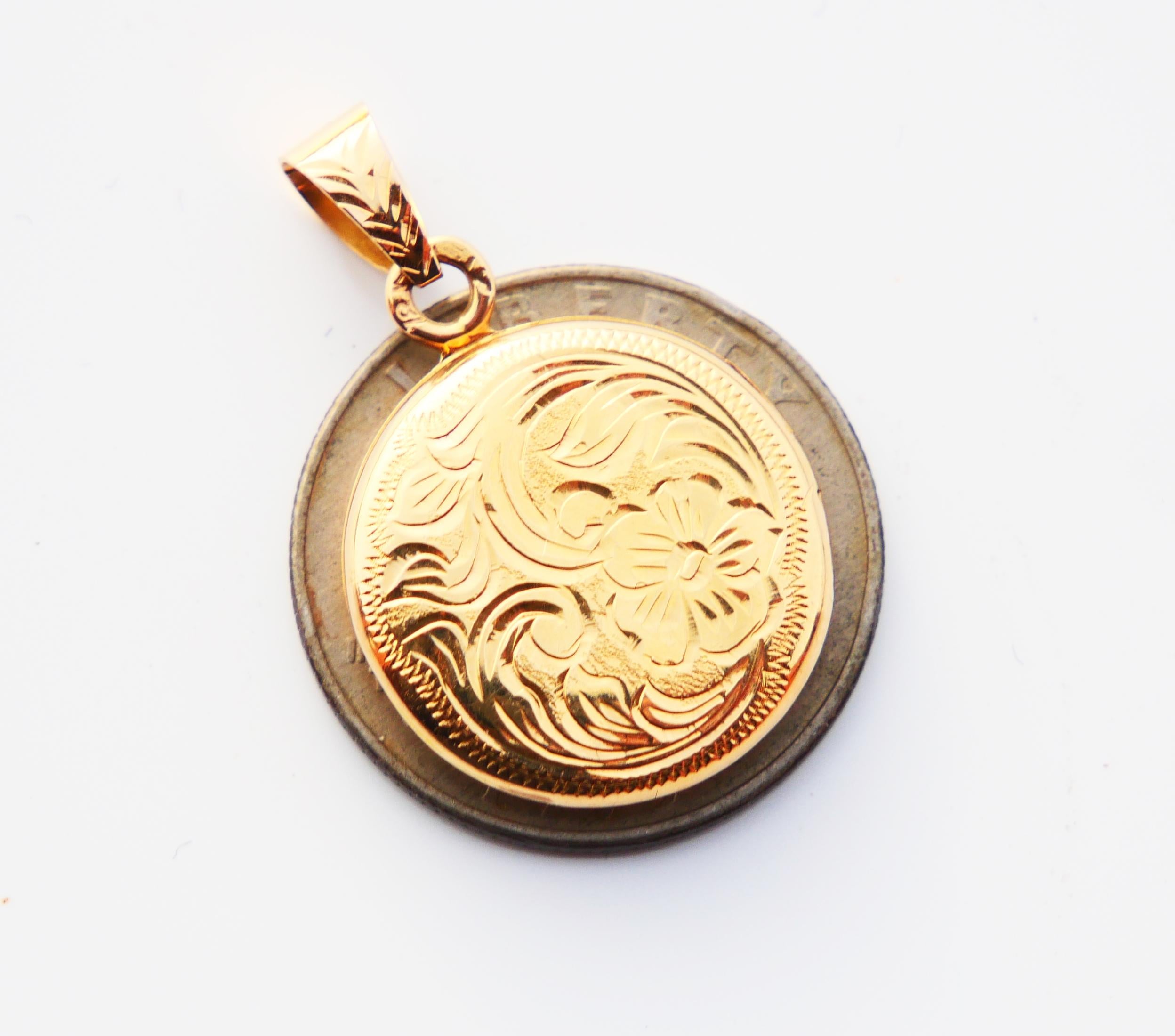 Antique European Round Locket Pendant / 3.97 gr For Sale 10