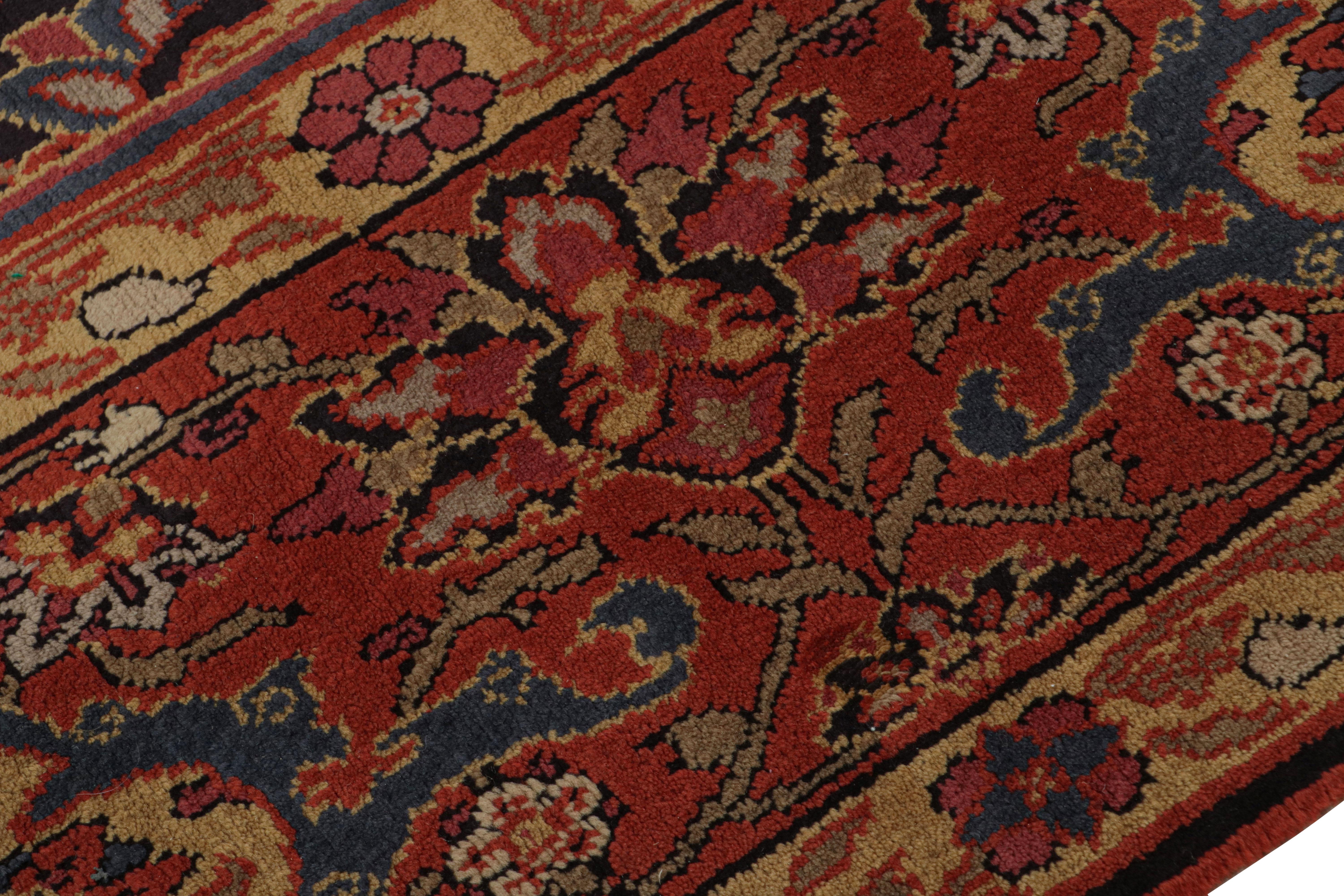 Antiker europäischer Teppich in Schwarz und Rot mit Blumenmuster von Rug & Kilim, antik (Nordirisch) im Angebot