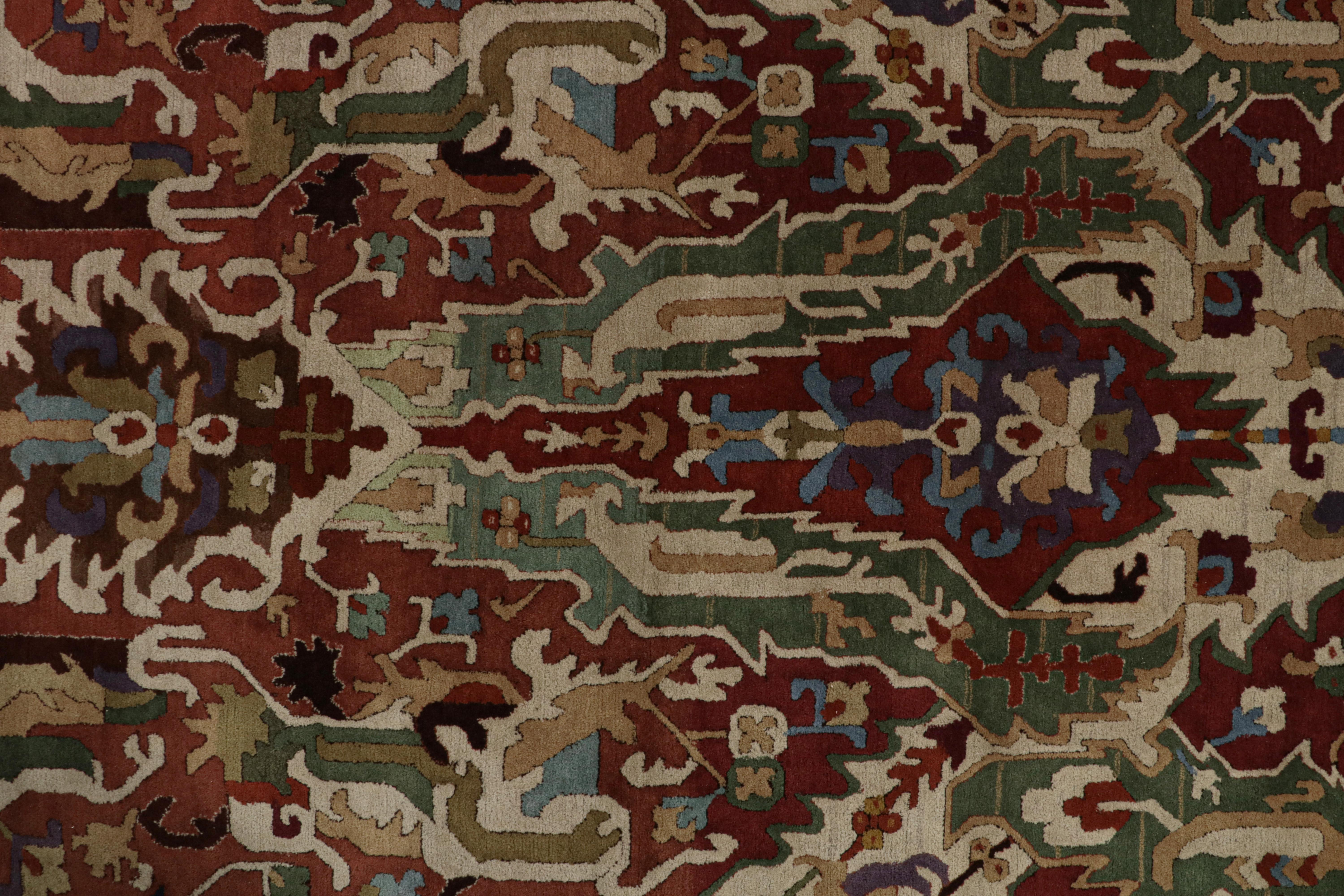 Antiker europäischer Teppich in Rot, mit Soumak- Drachenmuster im Zustand „Gut“ im Angebot in Long Island City, NY