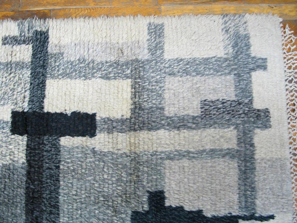 Hand-Knotted Mid 20th Century Swedish Rya Carpet ( 5'10