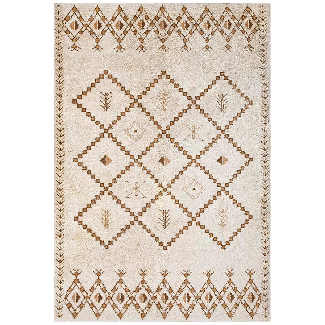 Mid 20th Century Swedish Rya Carpet ( 6' x 8'10" - 183 x 270 cm ) For Sale
