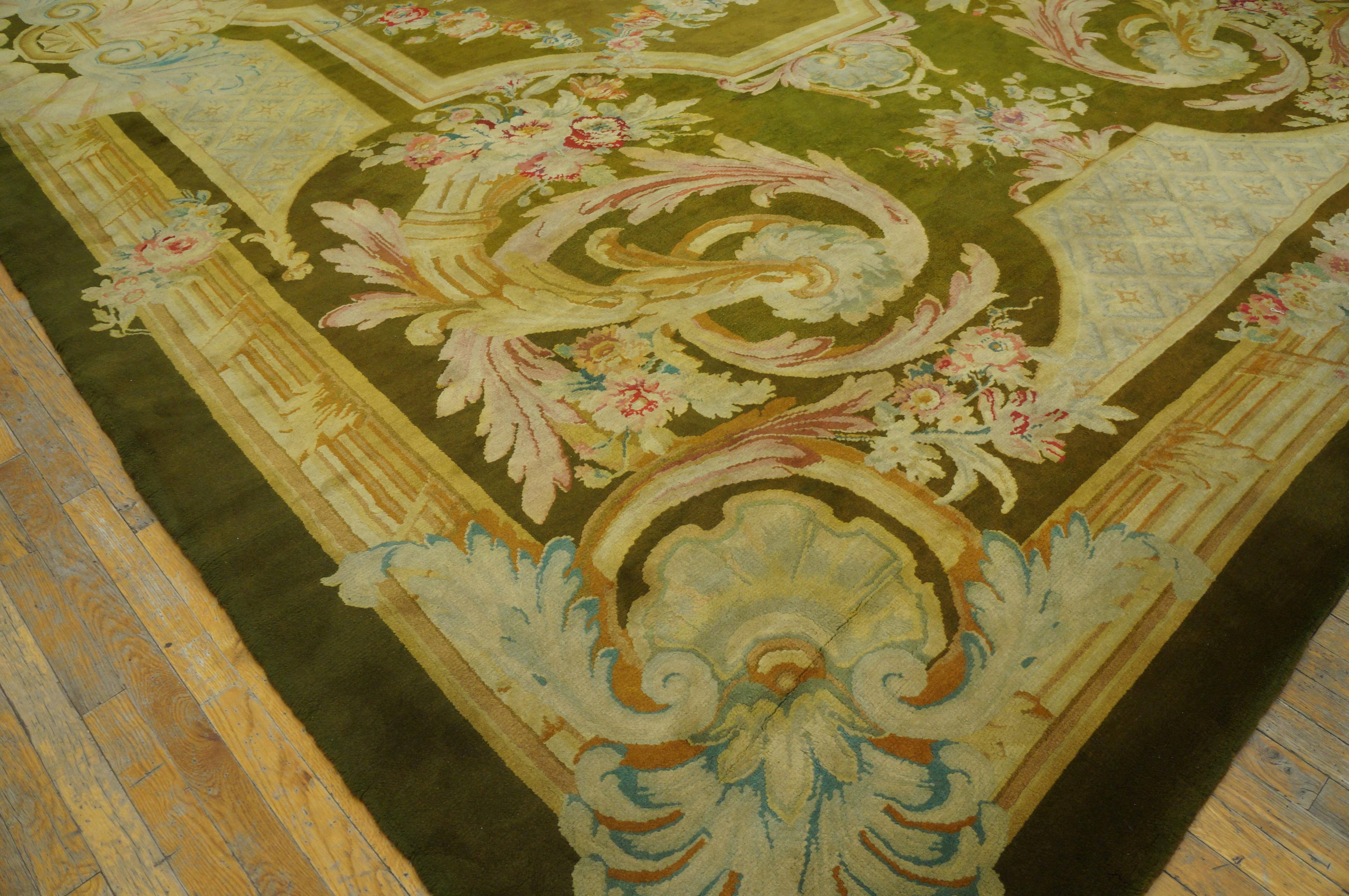 Französischer Savonnerie-Teppich aus der Mitte des 19. Jahrhunderts ( 11''9 x 19''6 - 358 x 595) 2