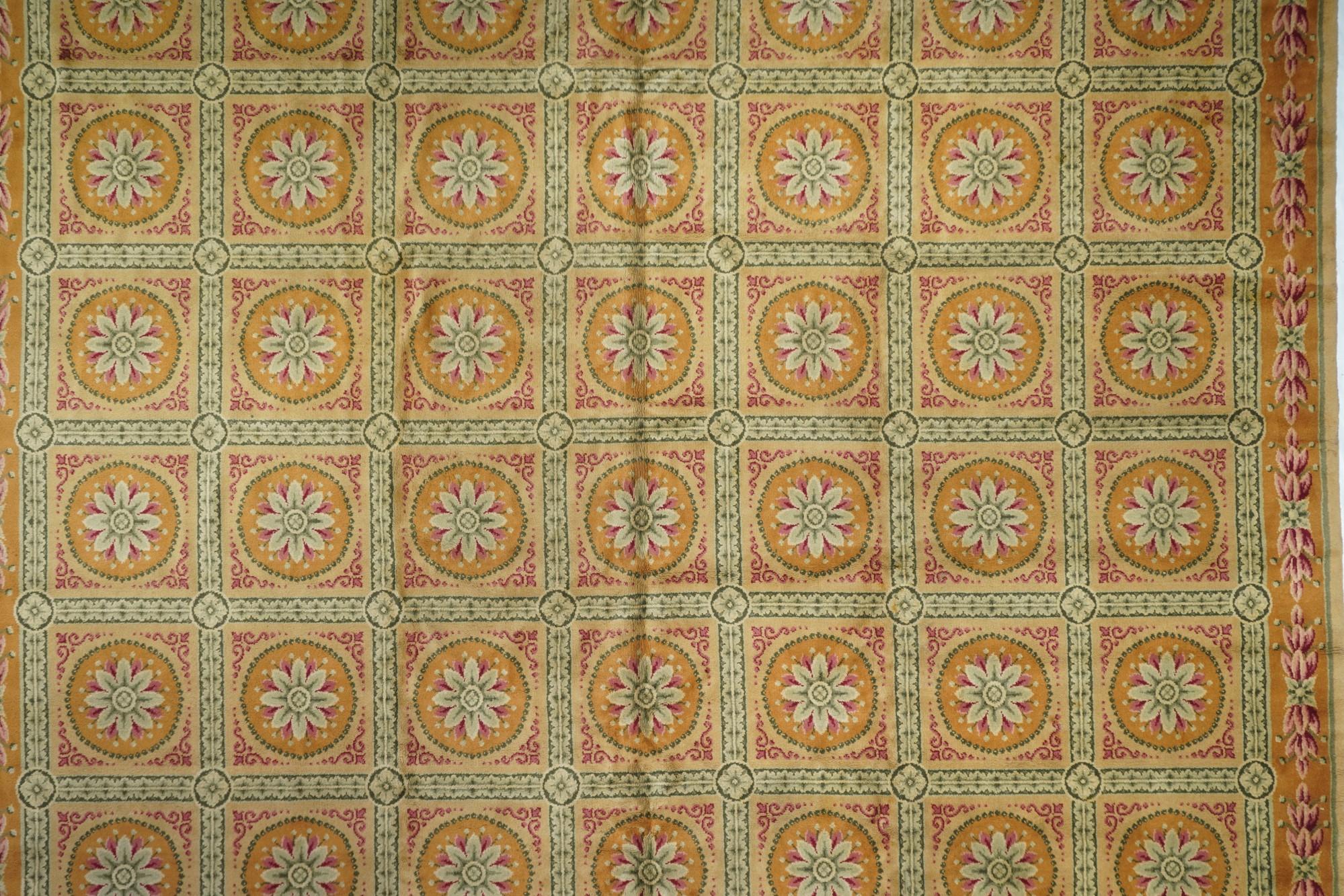 Alfombra Savonnerie Europea Antigua 13'5