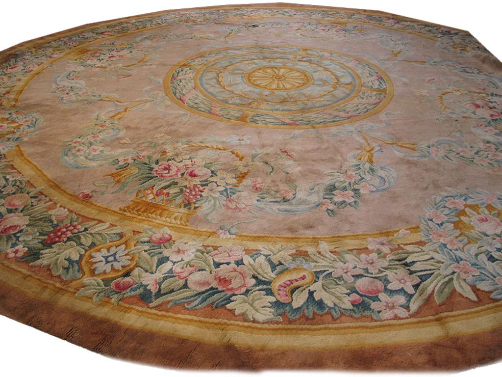 Aubusson Early 20th Century French Round Savonnerie Carpet ( 20' R - 610 R ) For Sale