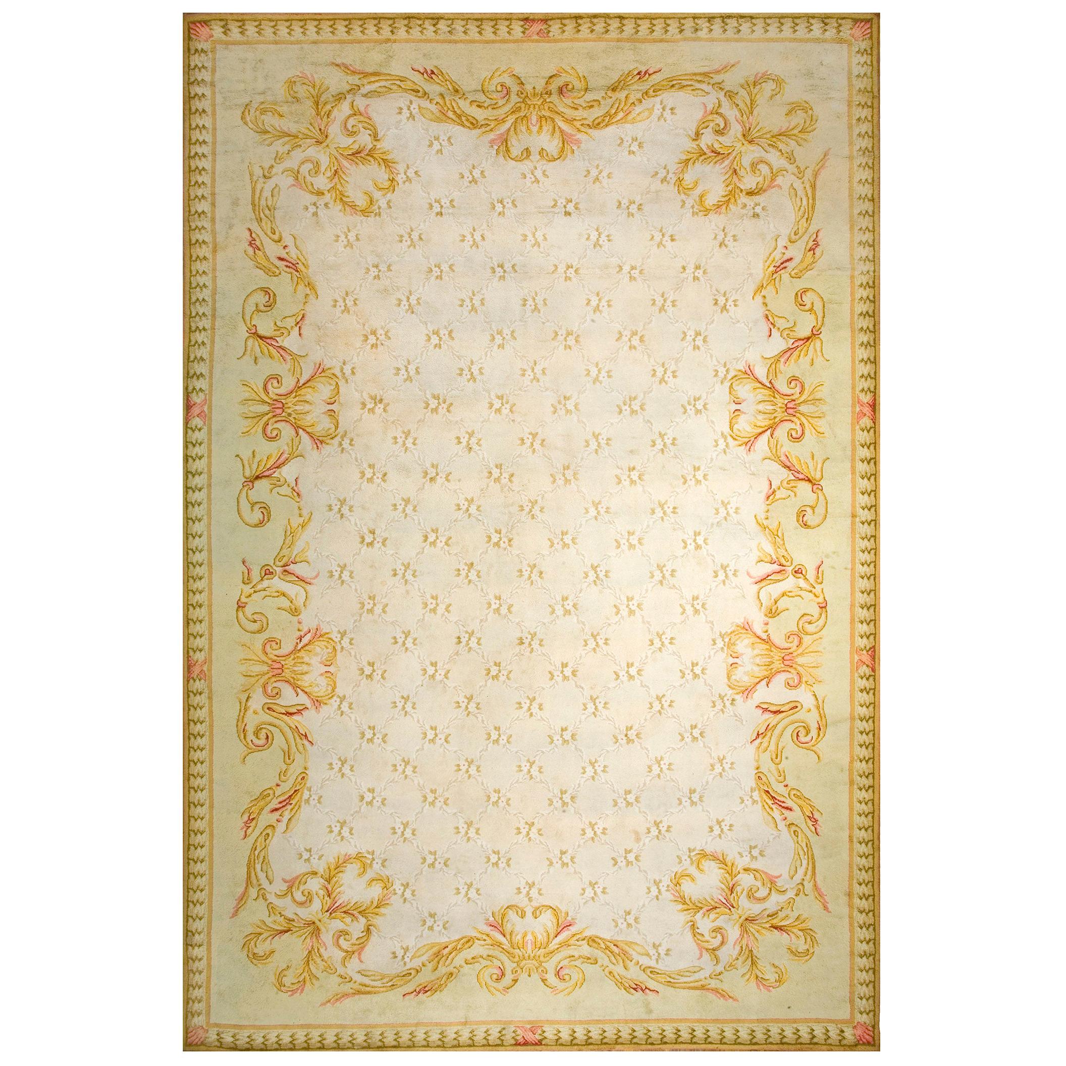 Tapis européen ancien de Savonnerie