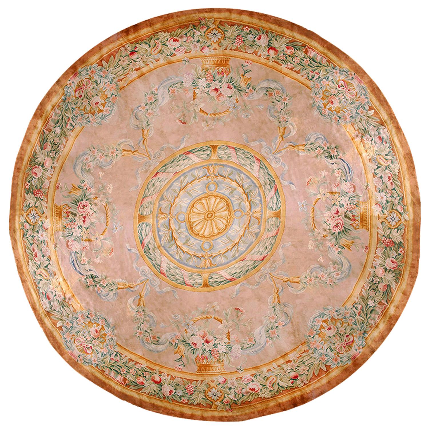Early 20th Century French Round Savonnerie Carpet ( 20' R - 610 R ) For Sale
