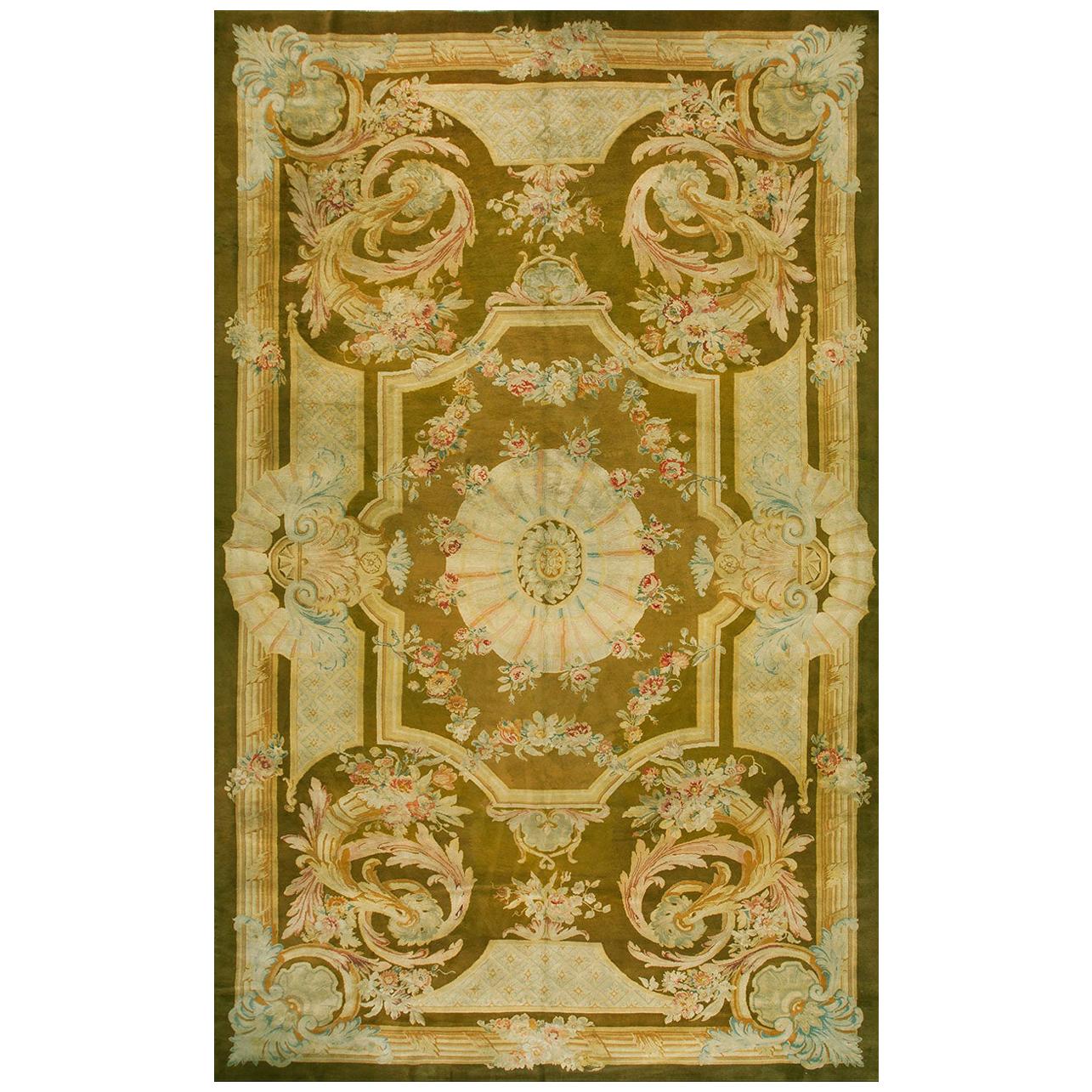 Französischer Savonnerie-Teppich aus der Mitte des 19. Jahrhunderts ( 11''9 x 19''6 - 358 x 595)
