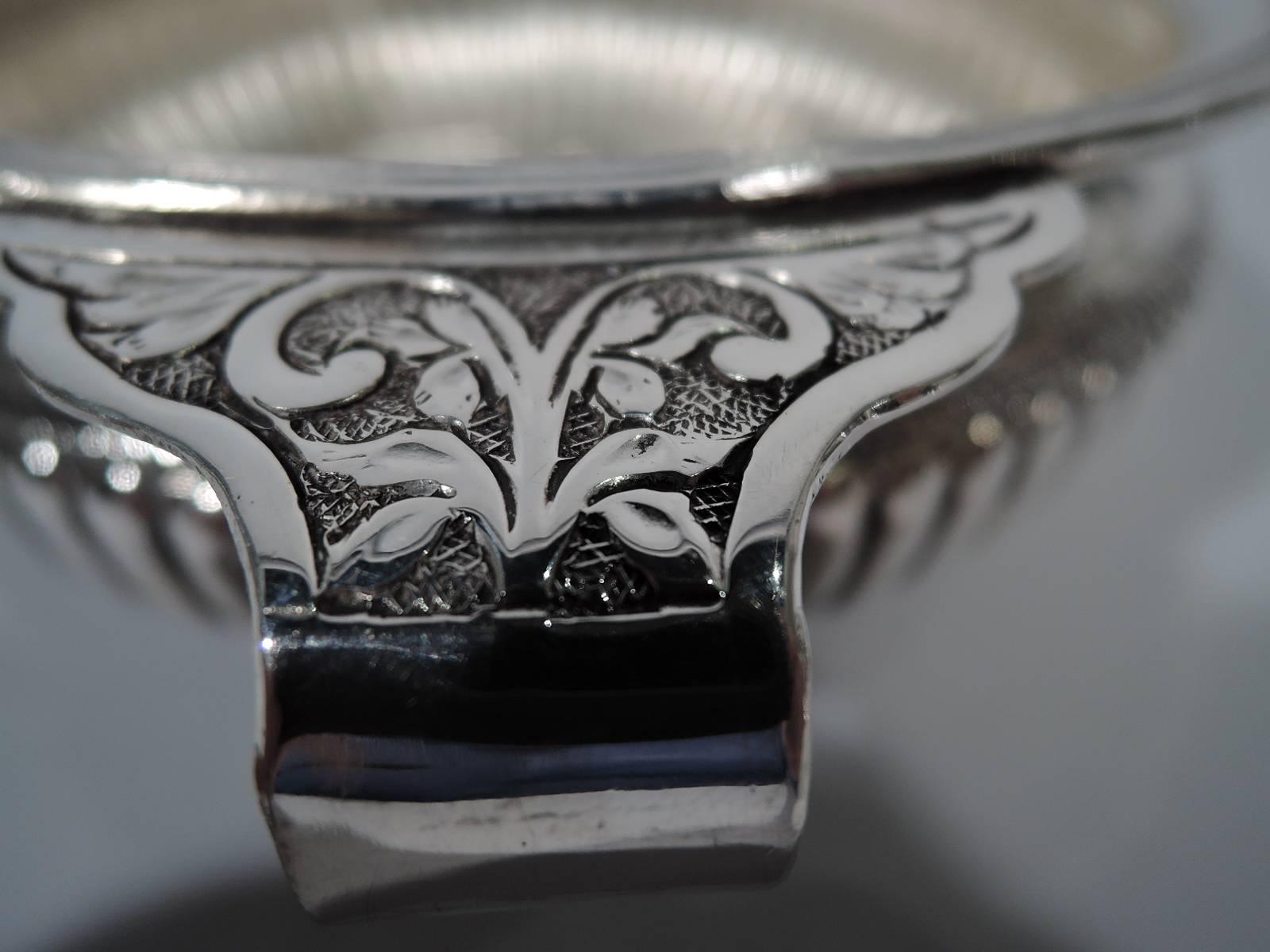Antique European Silver Bowl with Naïve Flowers In Excellent Condition In New York, NY