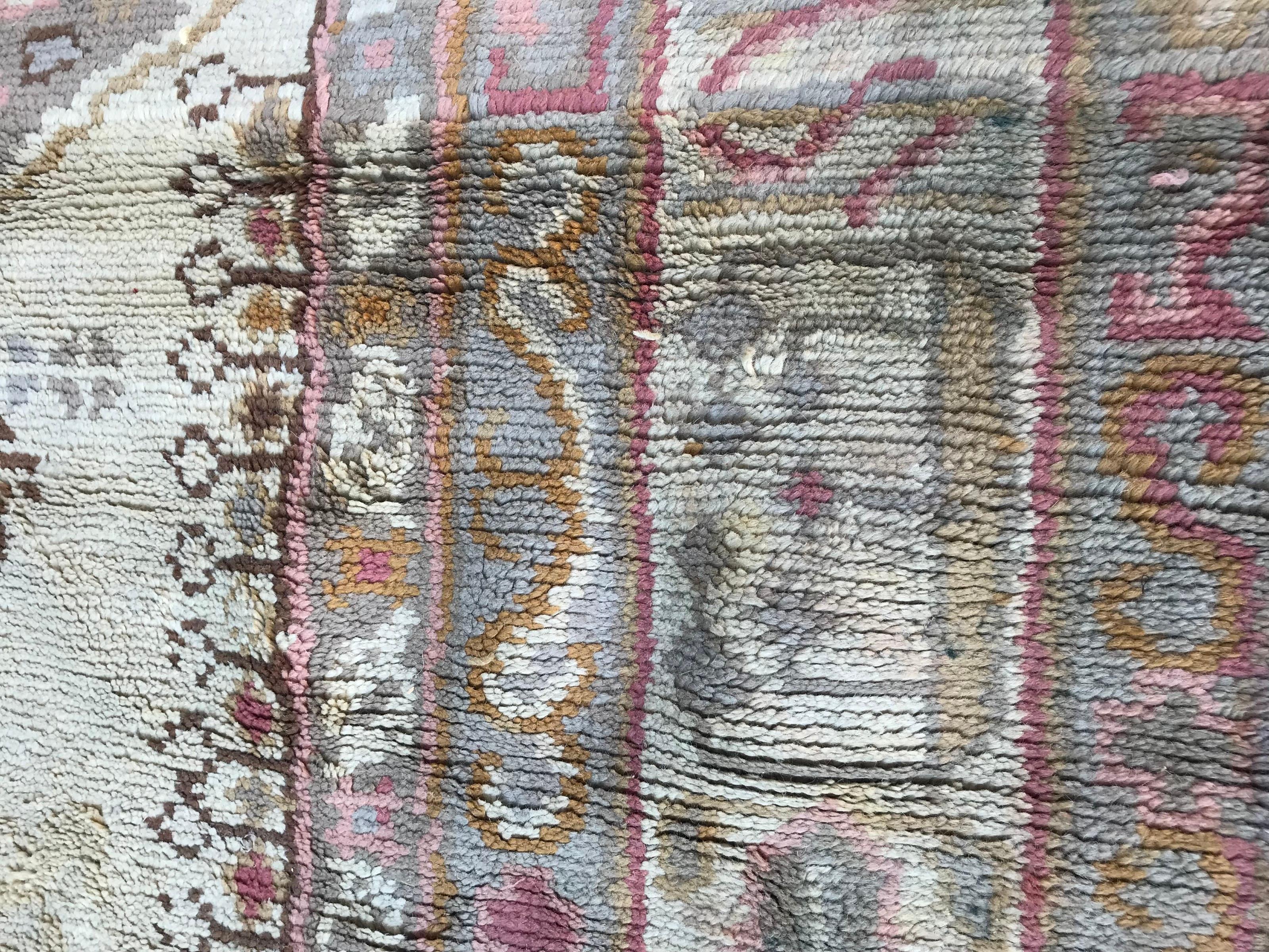 Antiker europäischer spanischer Teppich im Ushak-Stil im Angebot 3