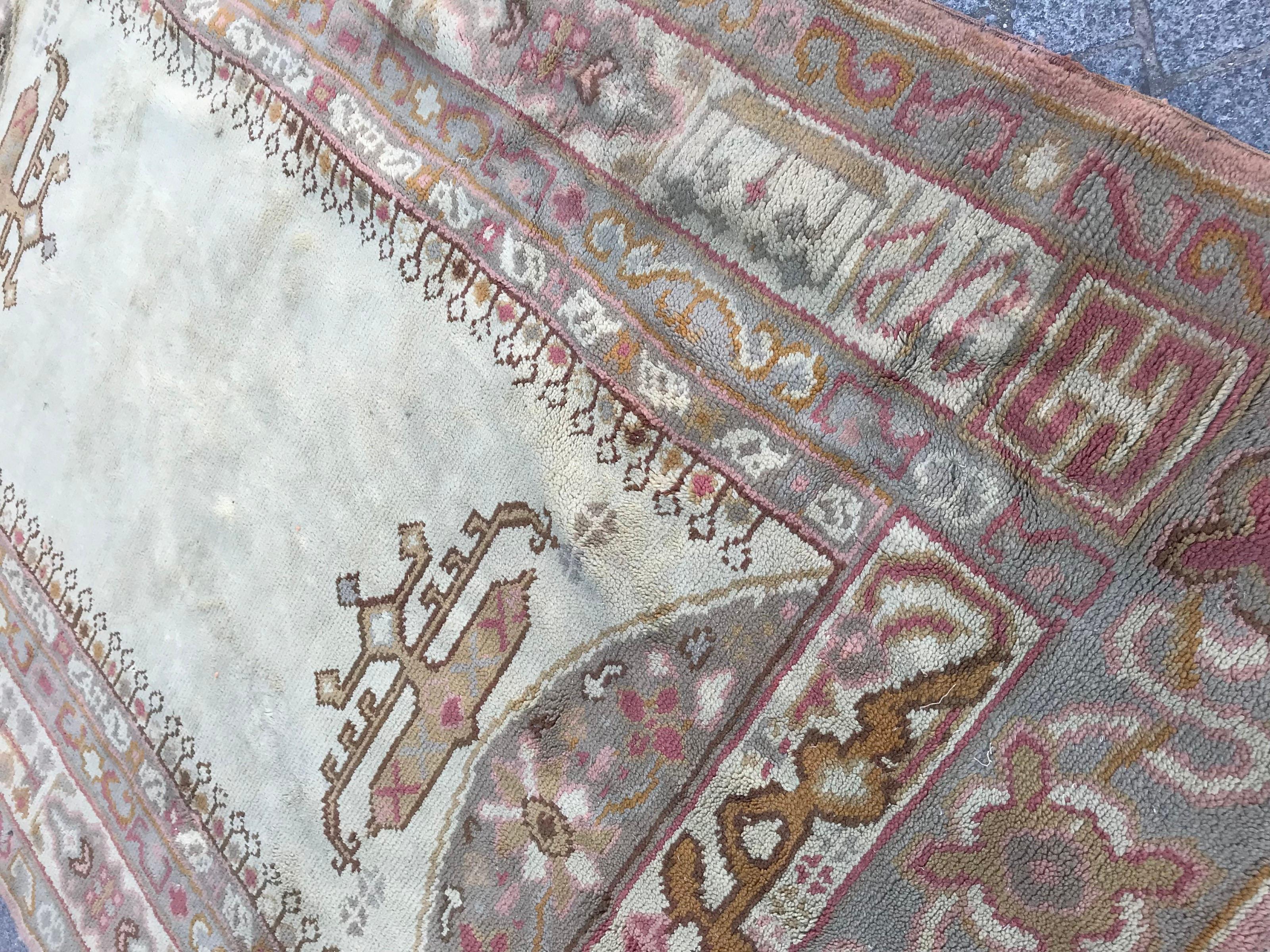 Antiker europäischer spanischer Teppich im Ushak-Stil im Angebot 4