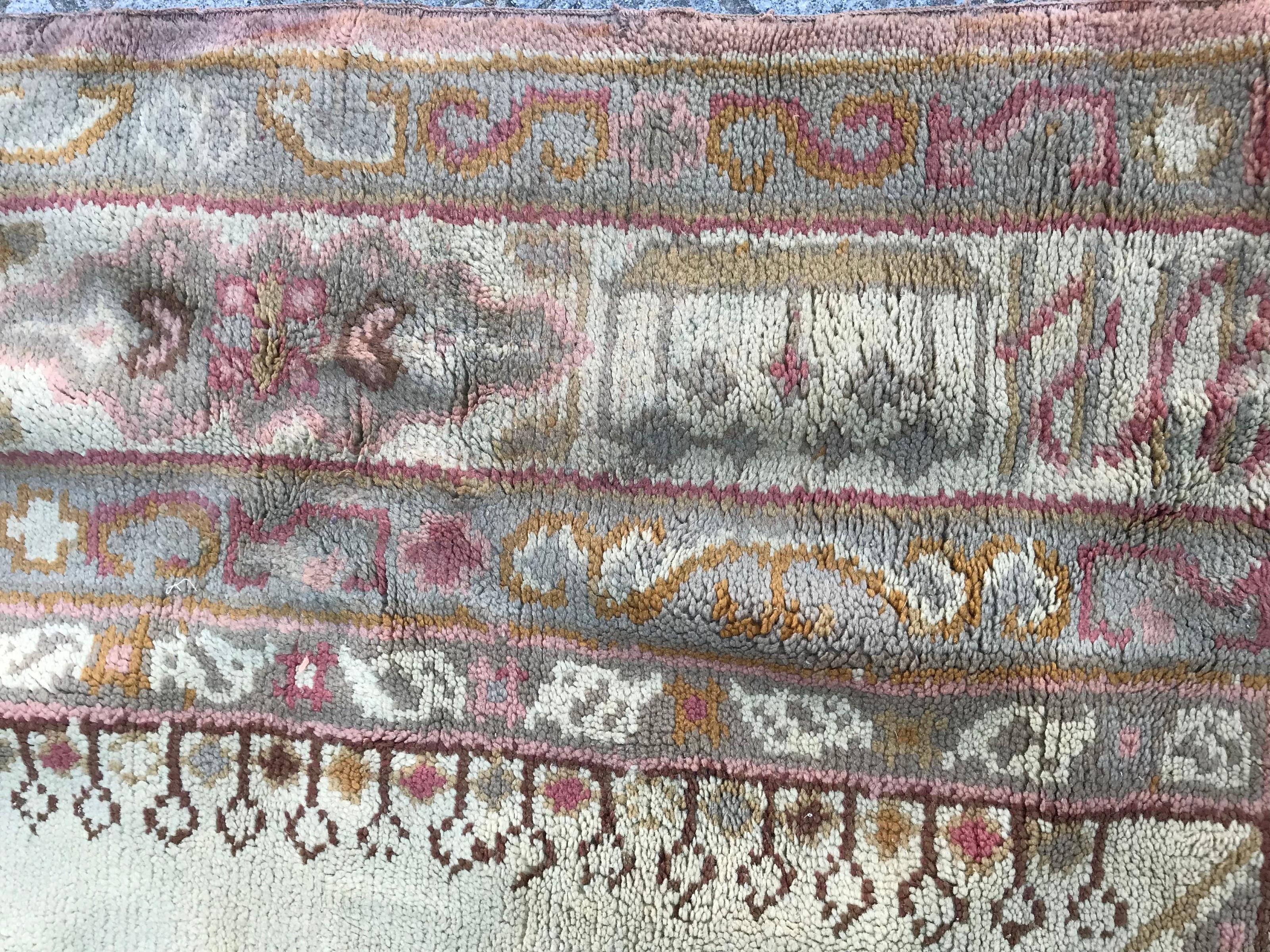 Antiker europäischer spanischer Teppich im Ushak-Stil (Handgeknüpft) im Angebot