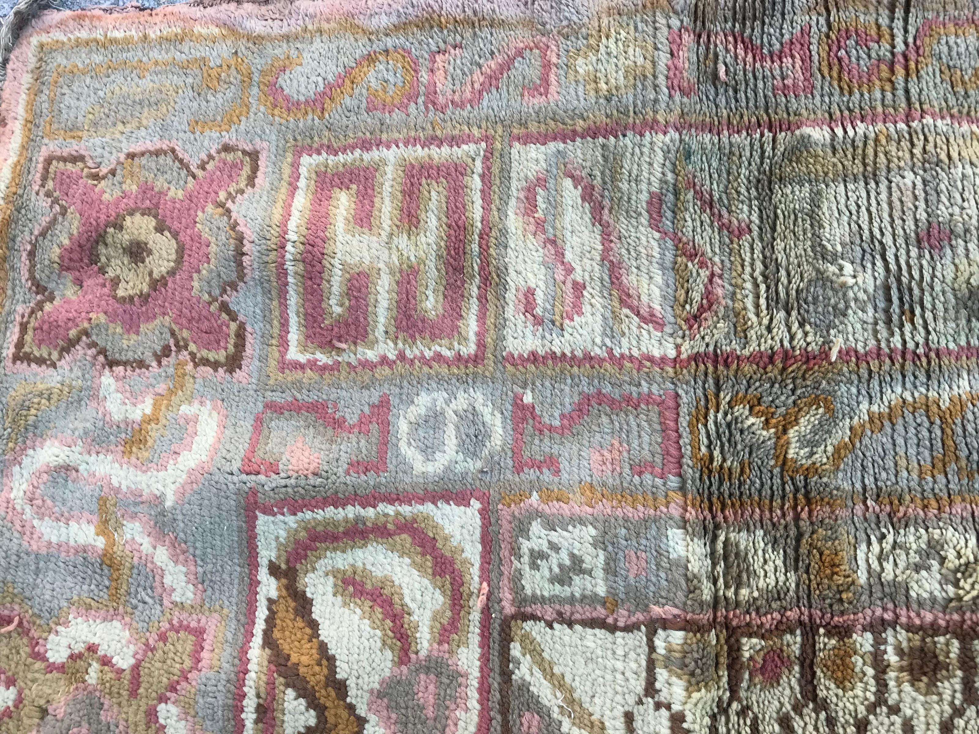 Antiker europäischer spanischer Teppich im Ushak-Stil (Wolle) im Angebot