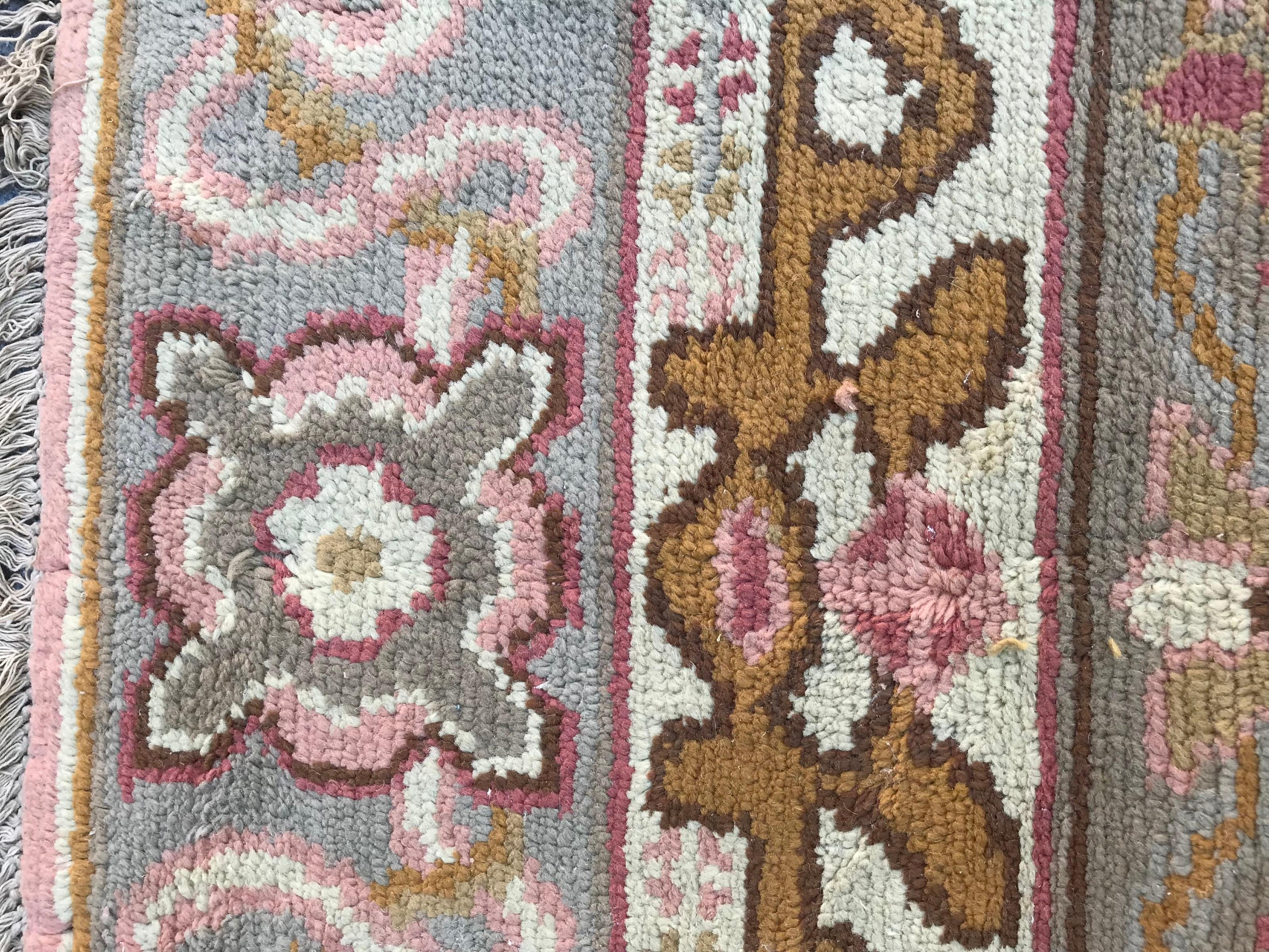 Antiker europäischer spanischer Teppich im Ushak-Stil im Angebot 1