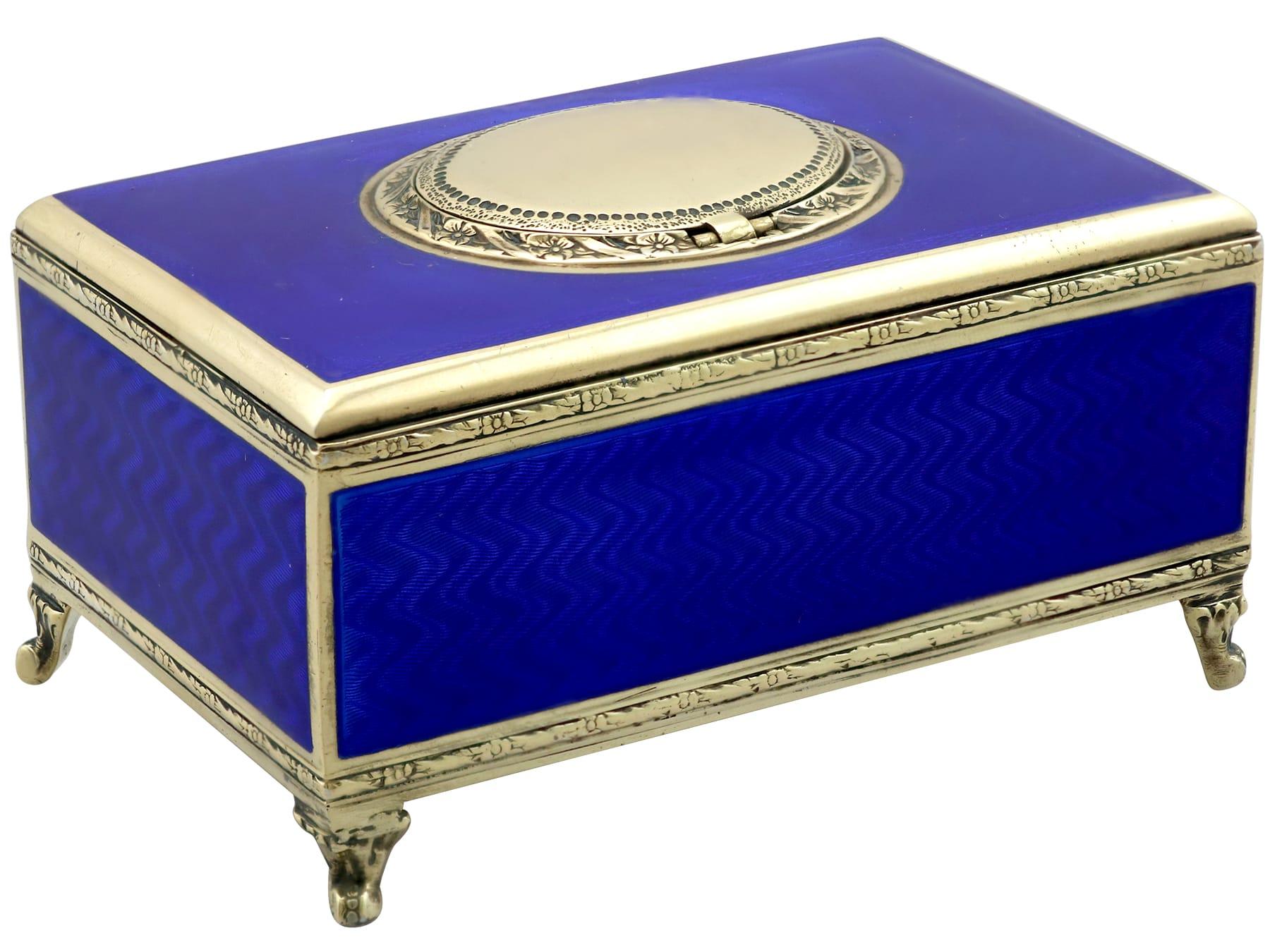 Caja europea para pájaros cantores de plata de ley y esmalte -  Alrededor de 1900 principios del siglo XX en venta