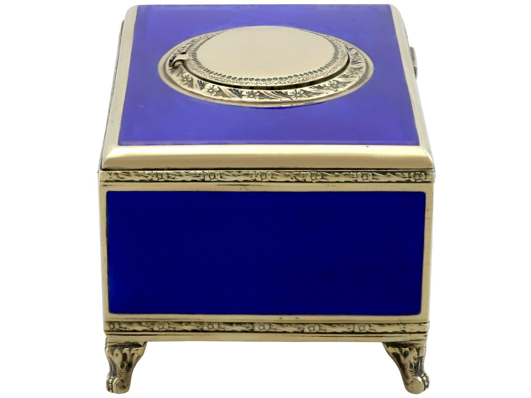 Caja europea para pájaros cantores de plata de ley y esmalte -  Alrededor de 1900 Plata esterlina en venta
