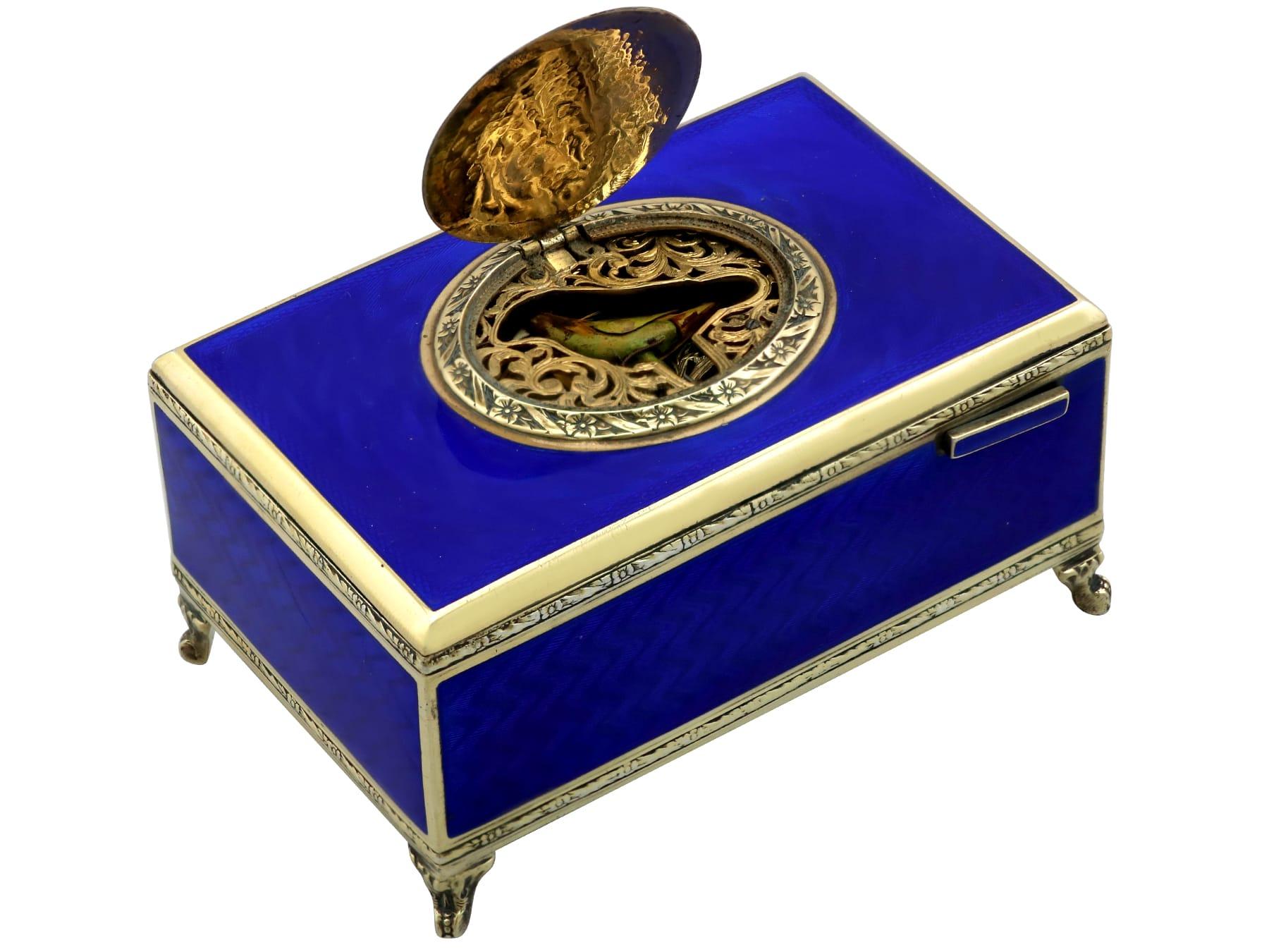 Caja europea para pájaros cantores de plata de ley y esmalte -  Alrededor de 1900 en venta 3