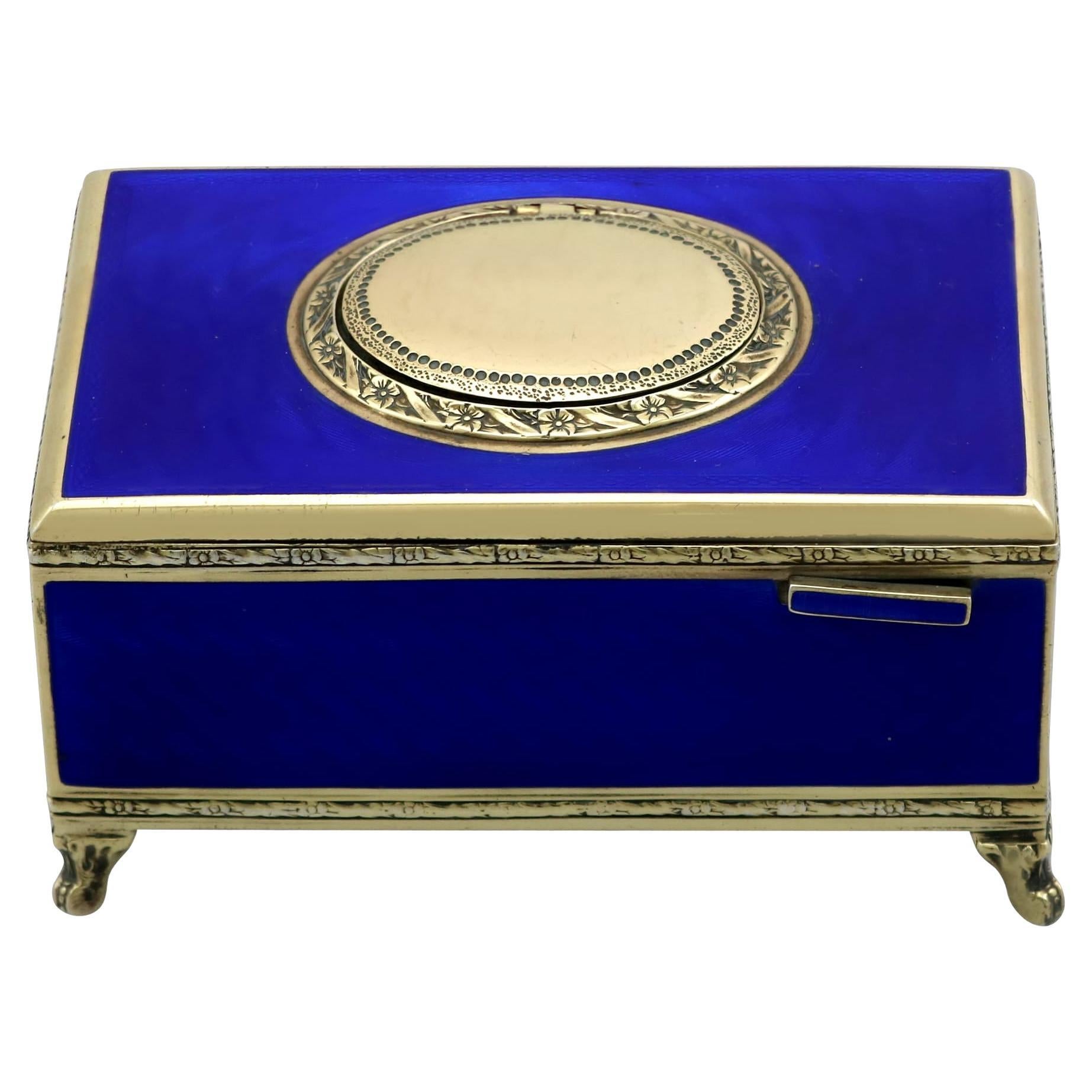 Caja europea para pájaros cantores de plata de ley y esmalte -  Alrededor de 1900