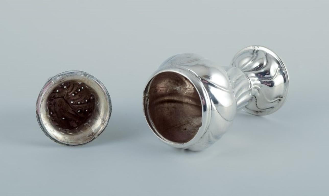 XIXe siècle Sucrier européen ancien en argent 830. Style néorococo. en vente